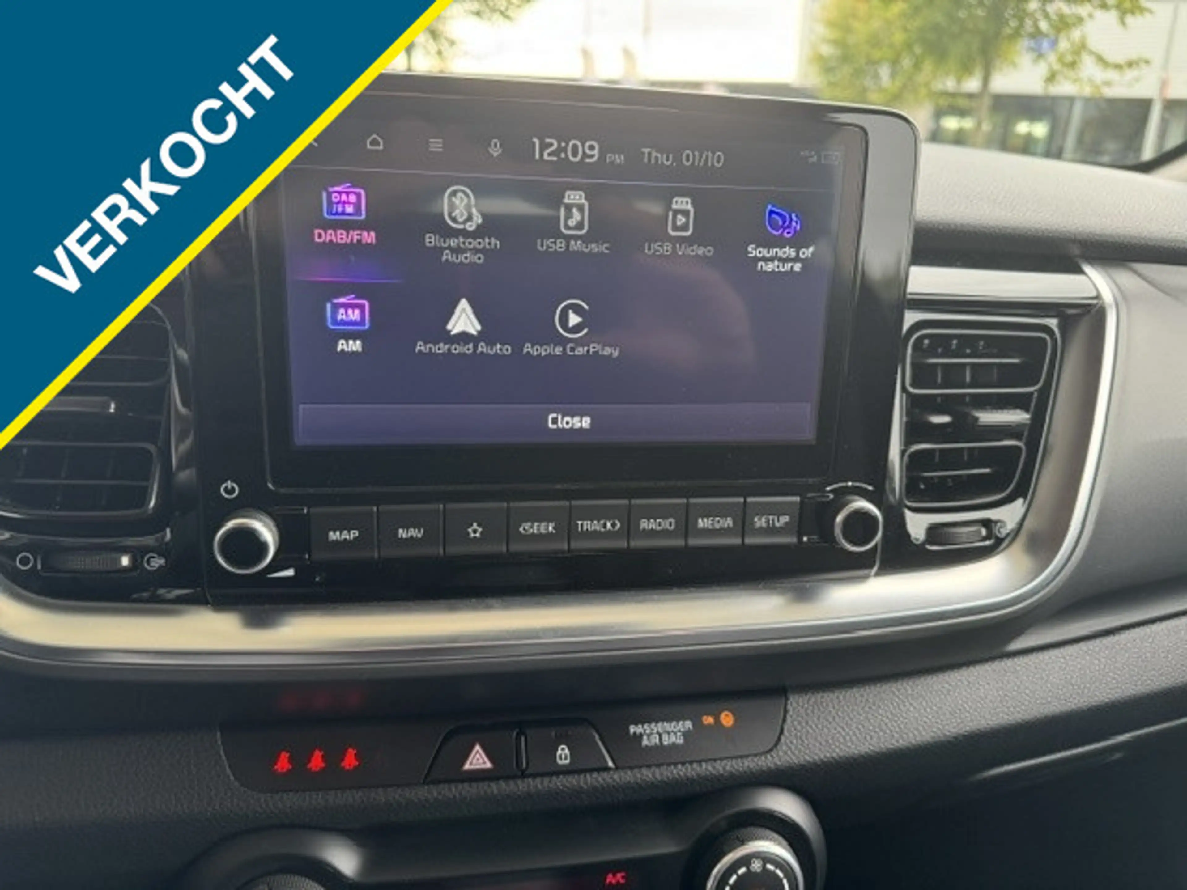 Kia Stonic 1.0 T-GDi MHEV HYBRID DYNAMICLINE + ECC/NAVI/LMV/P — photo 17