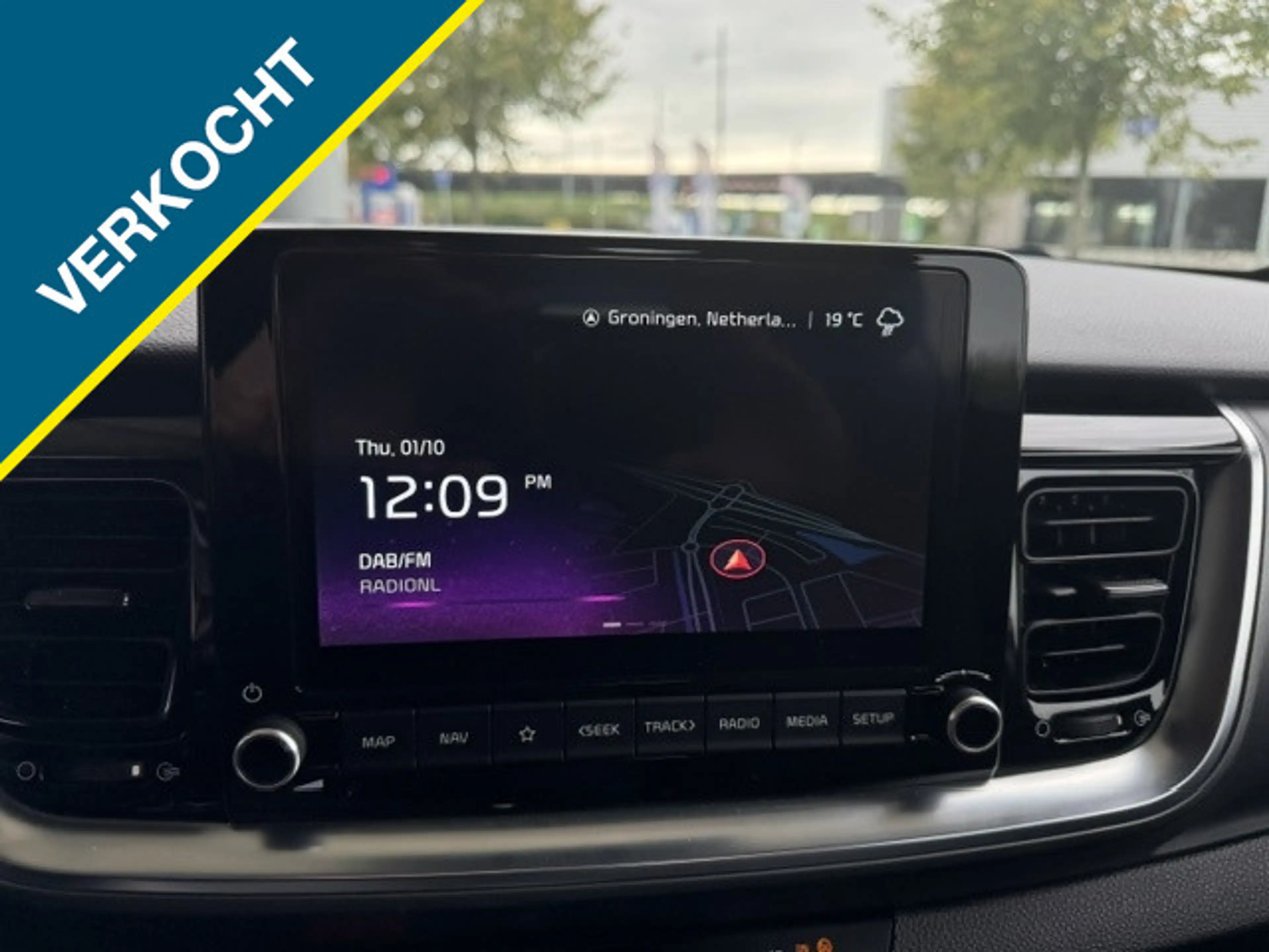 Kia Stonic 1.0 T-GDi MHEV HYBRID DYNAMICLINE + ECC/NAVI/LMV/P — photo 12