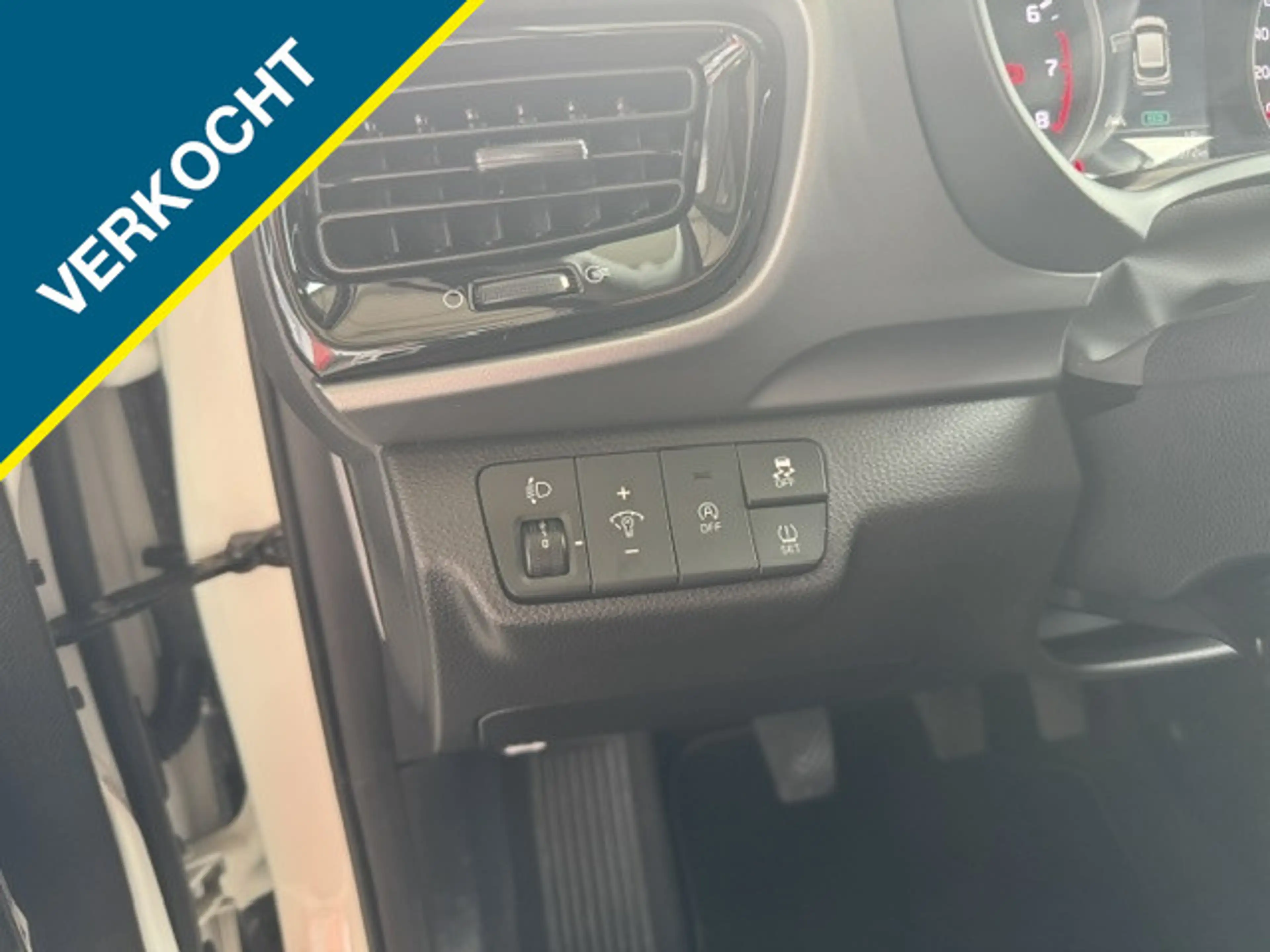 Kia Stonic 1.0 T-GDi MHEV HYBRID DYNAMICLINE + ECC/NAVI/LMV/P — photo 23