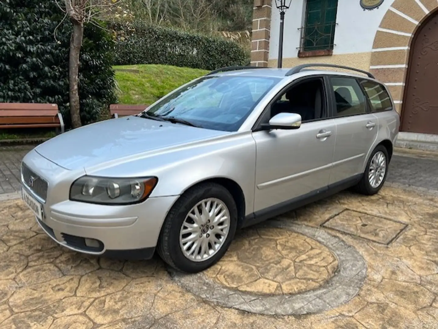Volvo V50 2.0D Momentum Gris - 1