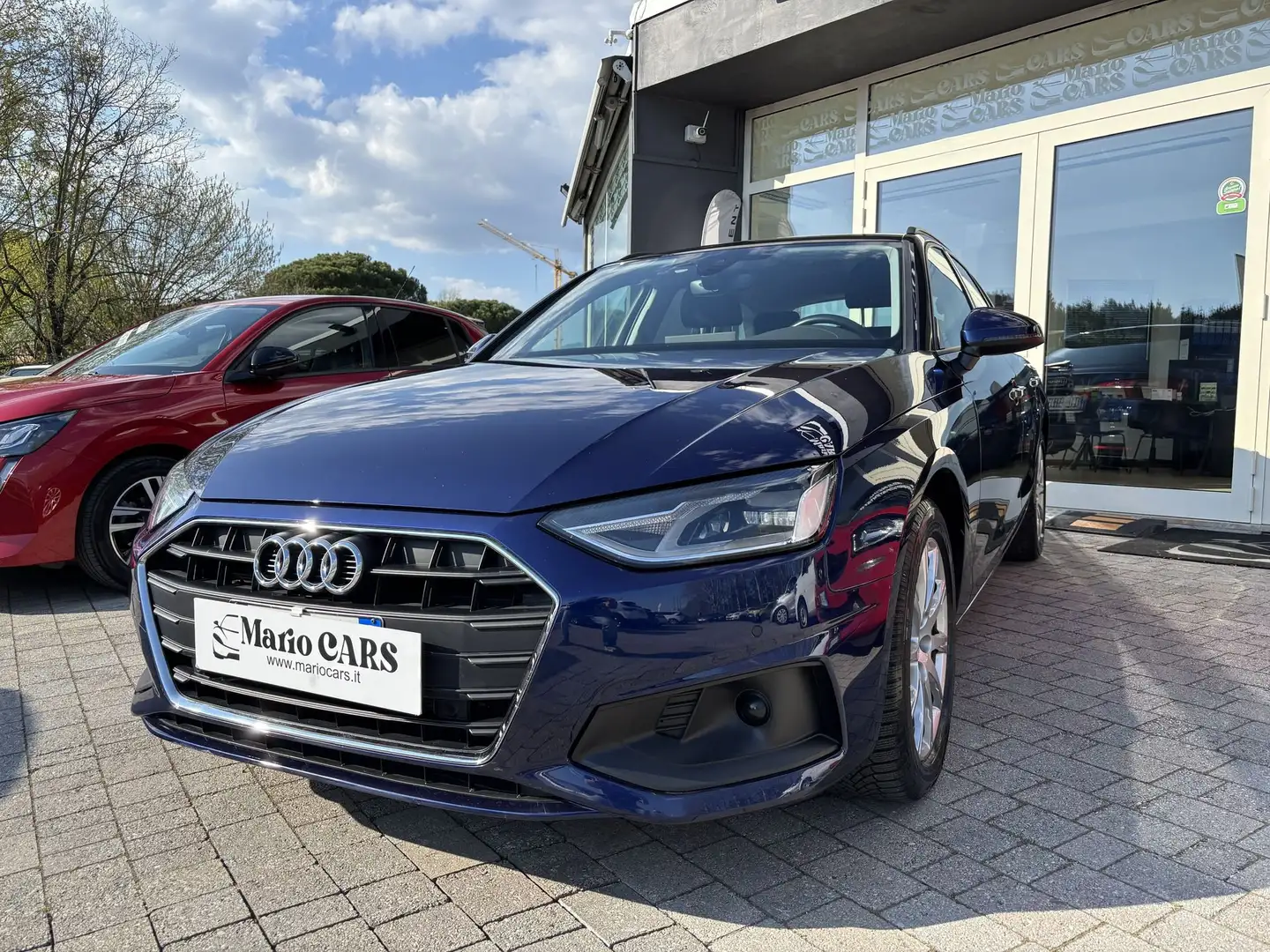 Audi A4 Avant 30 TDI/136 CV S tronic Business Bleu - 2