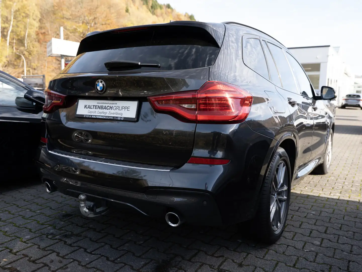 BMW X3 xDrive 20d M-Sport PANO AHK HUD LED ACC Grau - 2