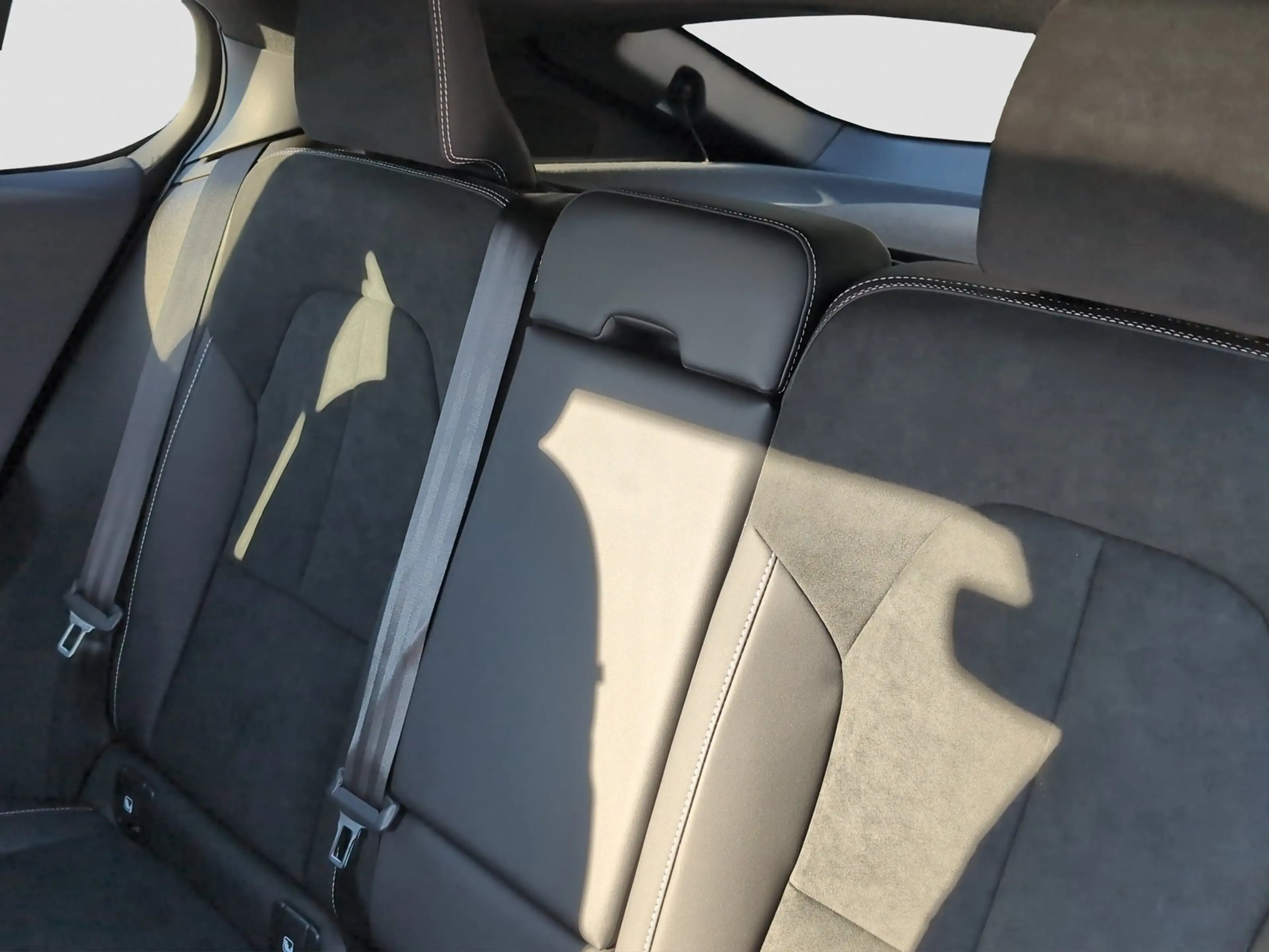 Volvo C40 +Recharge+Twin+Plus+Standhzg+20"LM+PilotAss++ — photo 11