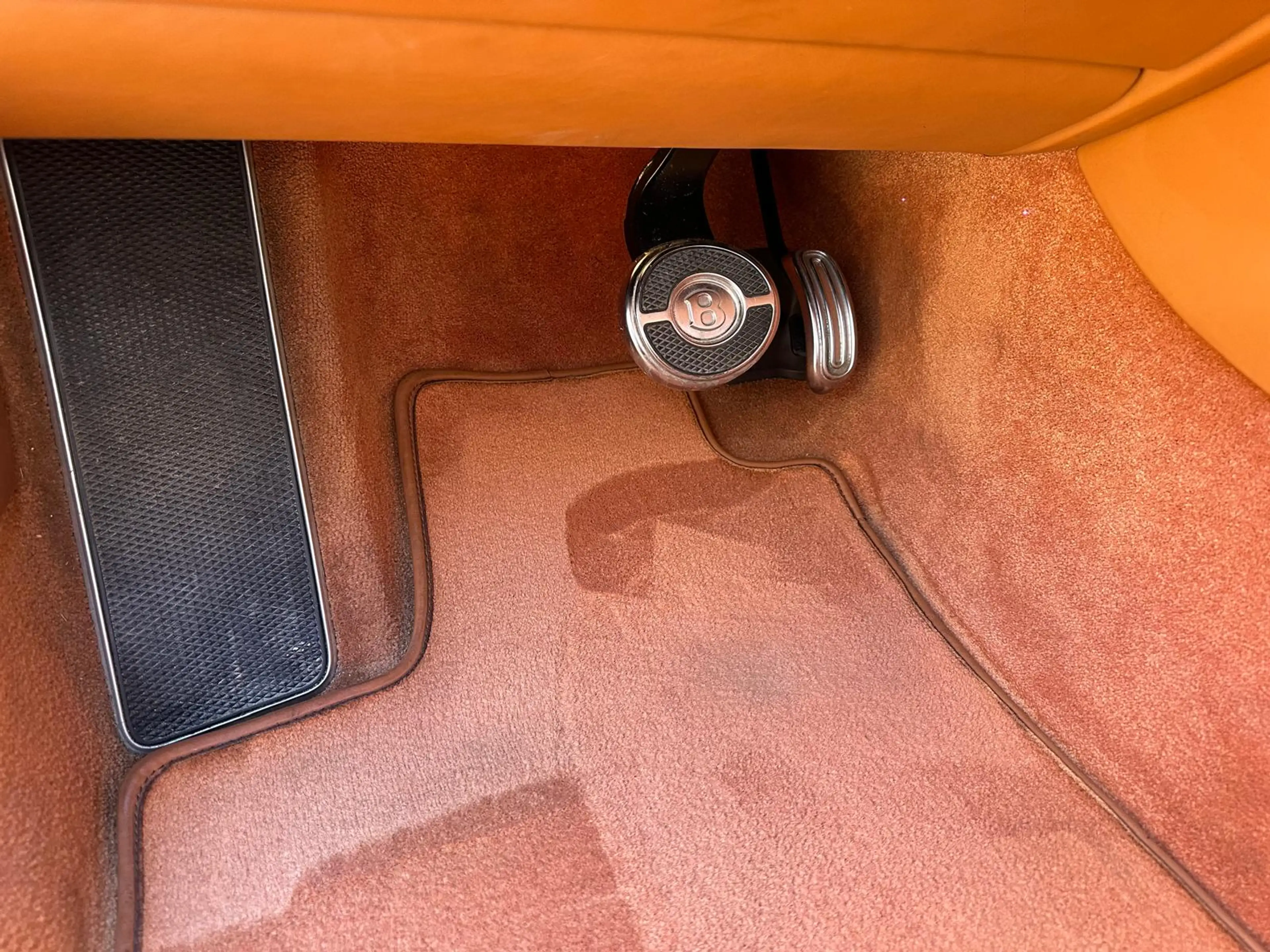 Bentley Continental Bentley Continental GT V8 AWD | Exklusive Farbkombination | 21 Zoll — photo 14