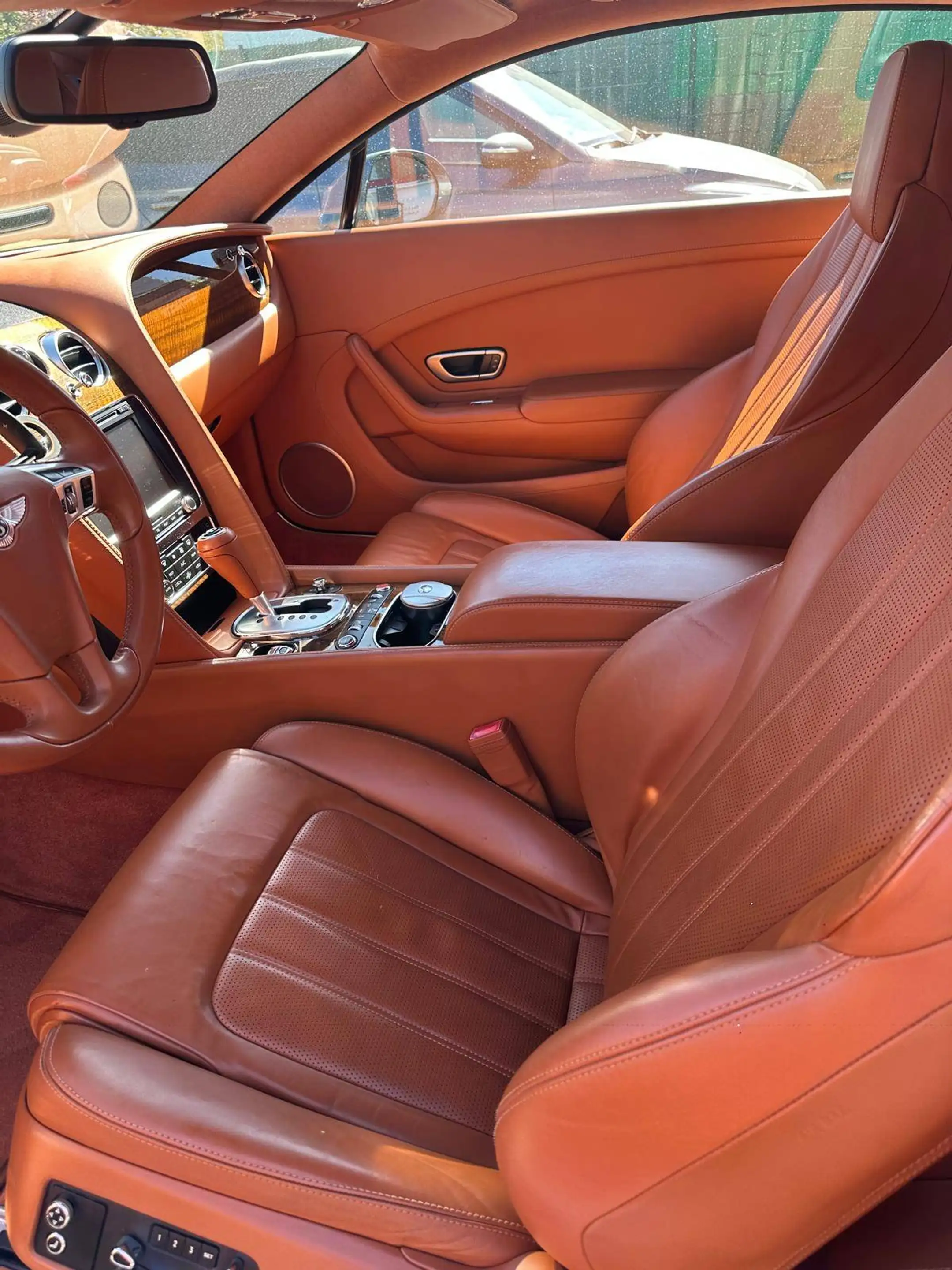 Bentley Continental Bentley Continental GT V8 AWD | Exklusive Farbkombination | 21 Zoll — photo 5