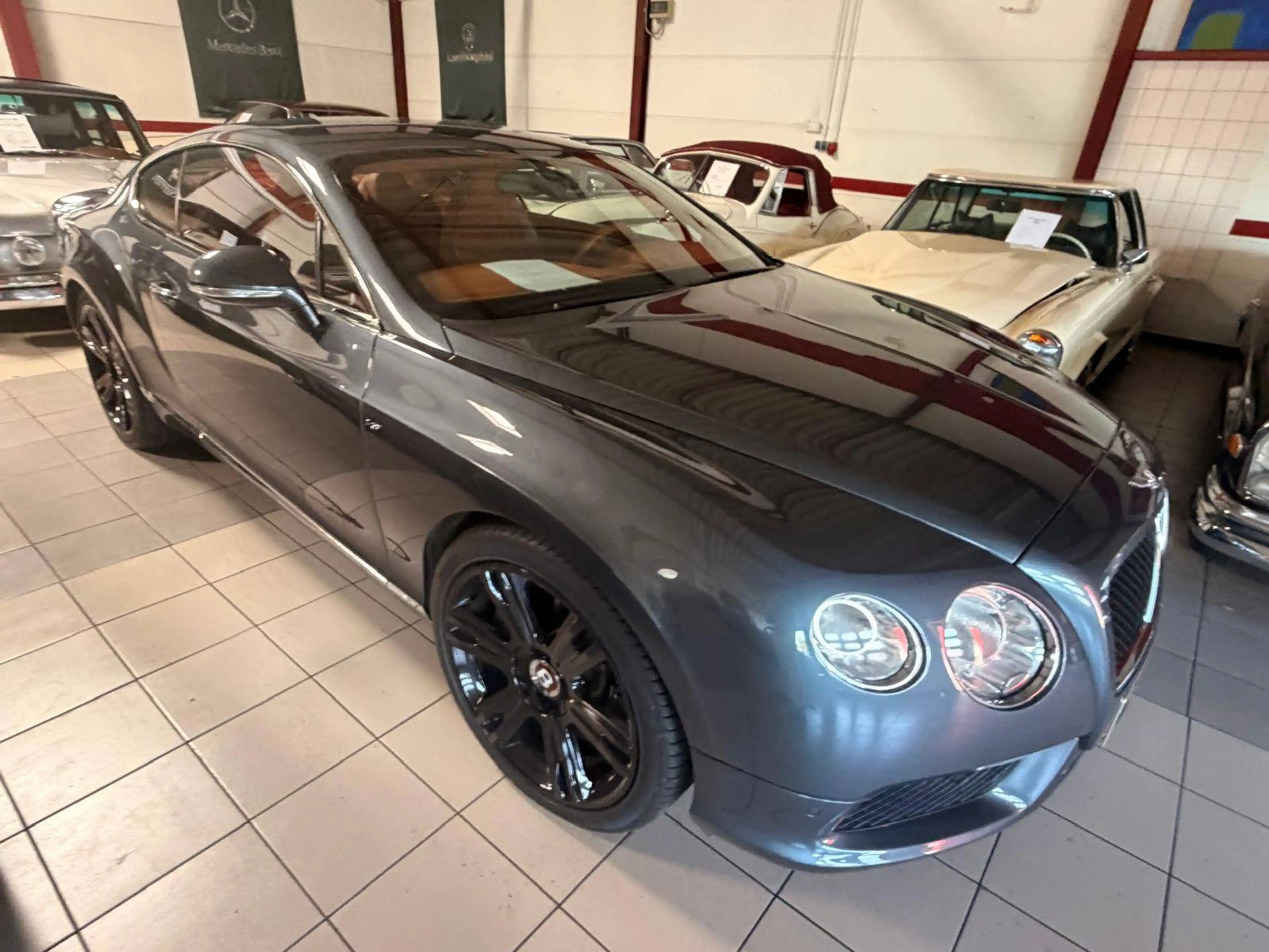 Bentley Continental Bentley Continental GT V8 AWD | Exklusive Farbkombination | 21 Zoll