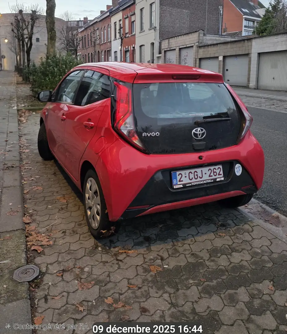 Toyota Aygo 5d.1.0 VVT-i Multi Mode x-play2 LHD Rood - 2