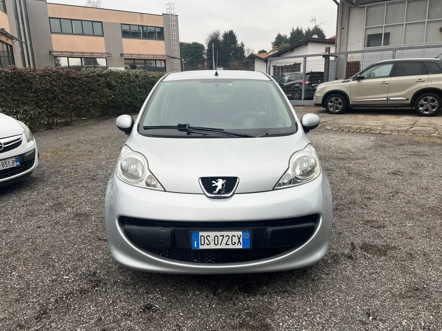 Peugeot 107 1.0 68CV 5p. Plaisir 2Tronic*NEOPATENTATI Argent - 2