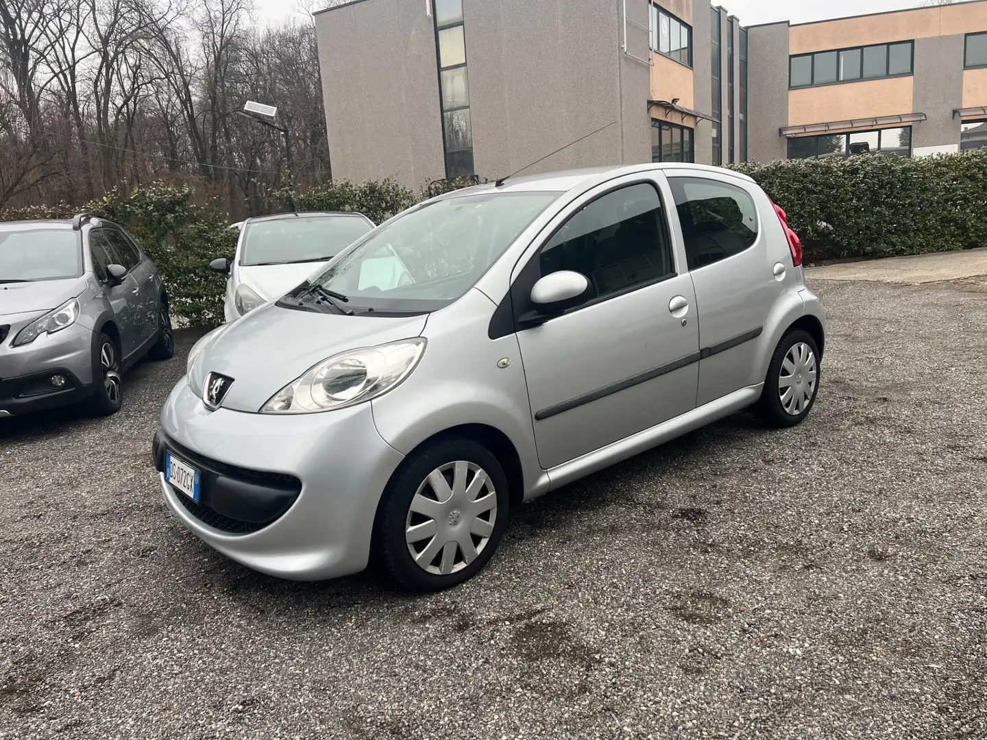 Peugeot 107 1.0 68CV 5p. Plaisir 2Tronic*NEOPATENTATI Argent - 1