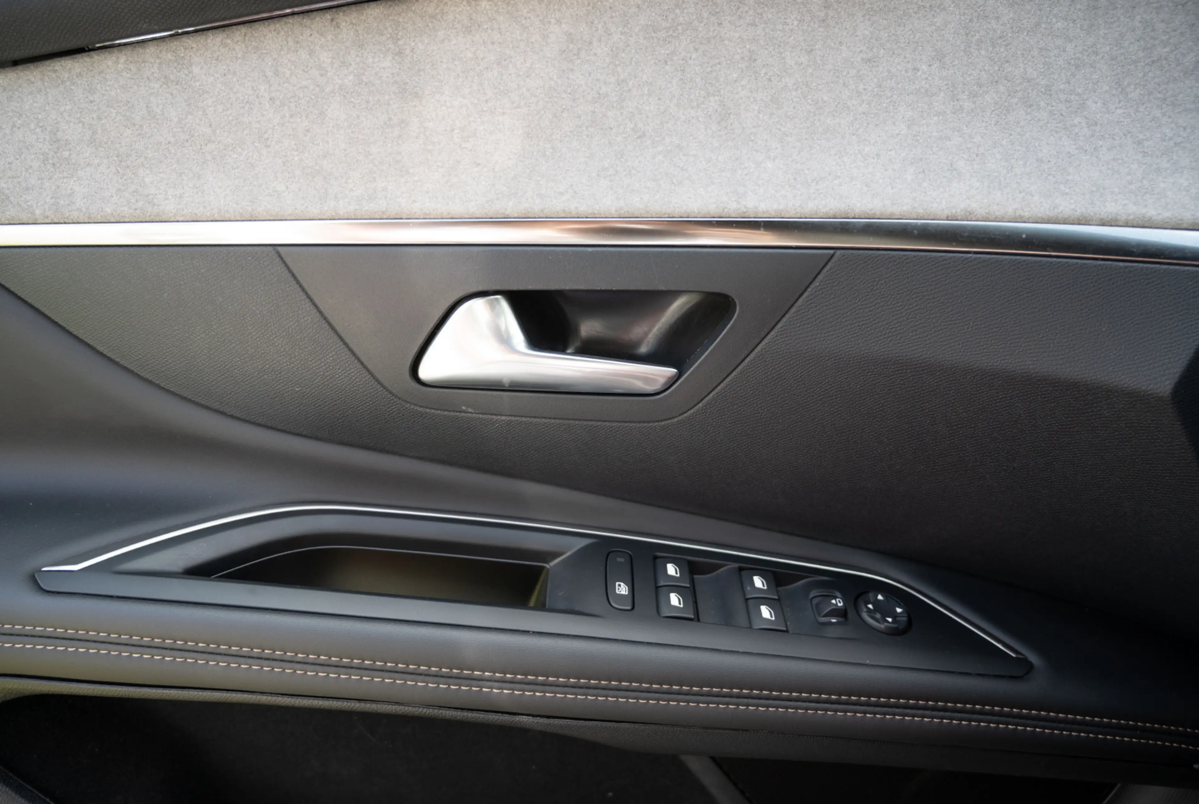 Peugeot 3008 GT Hybrid 136 *GW-TOP-DEAL* — photo 12