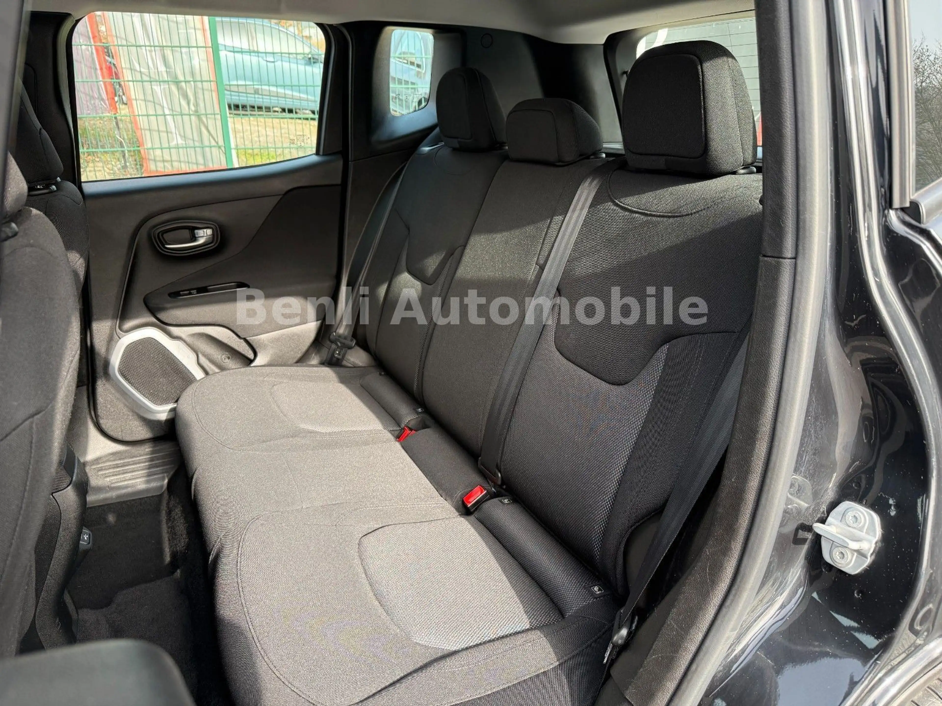 Jeep Renegade Longitude FWD/AUTOM/NAVI/PDC/TMP/SHZ/ — photo 15