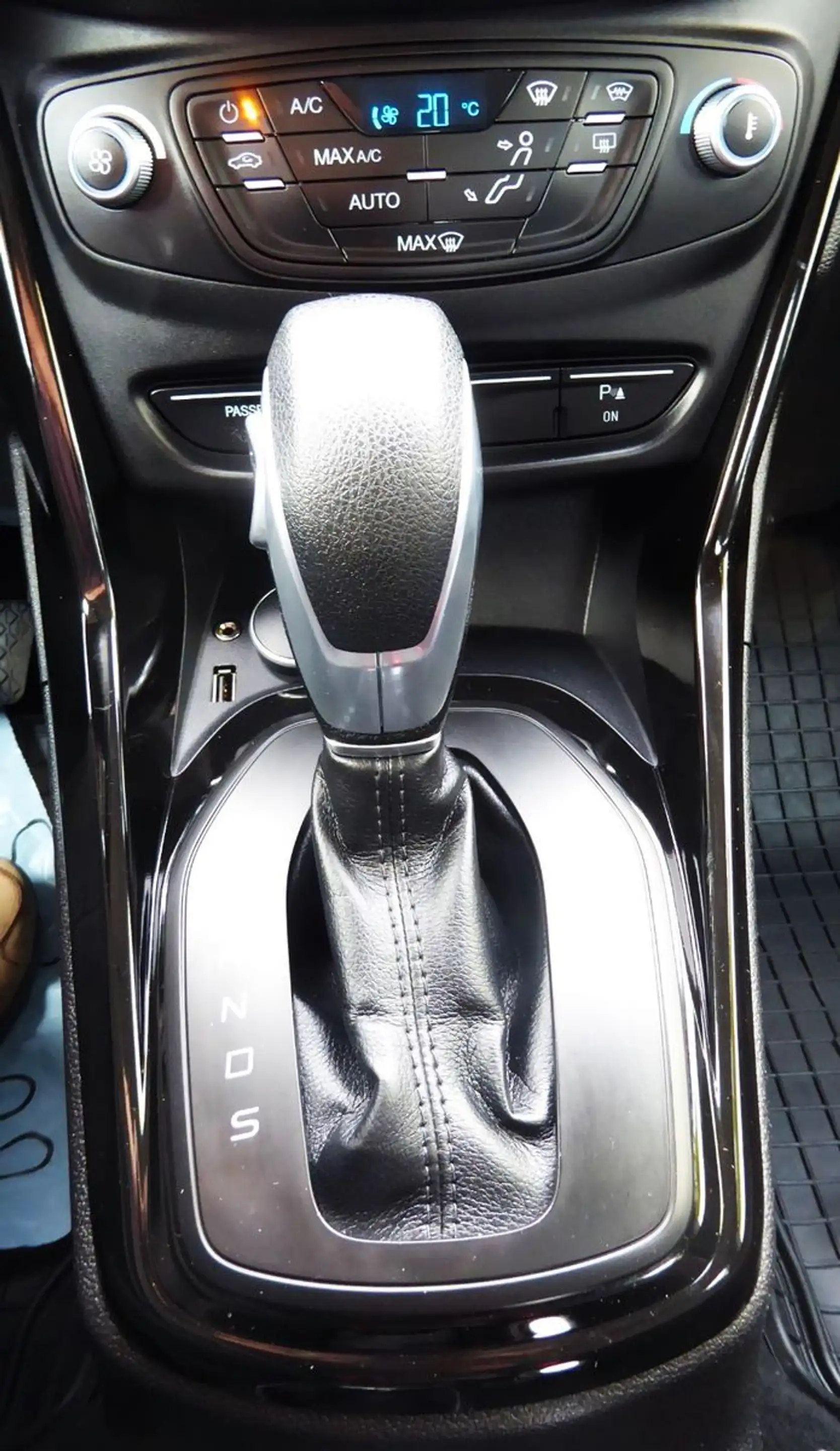 Ford B-Max Titanium Navi,Kamera,AHZV,Alu,PDC,Eu6 — photo 16