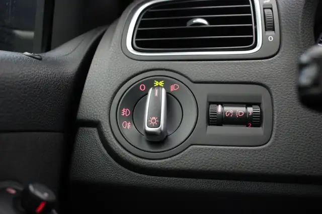 Volkswagen Polo view 26