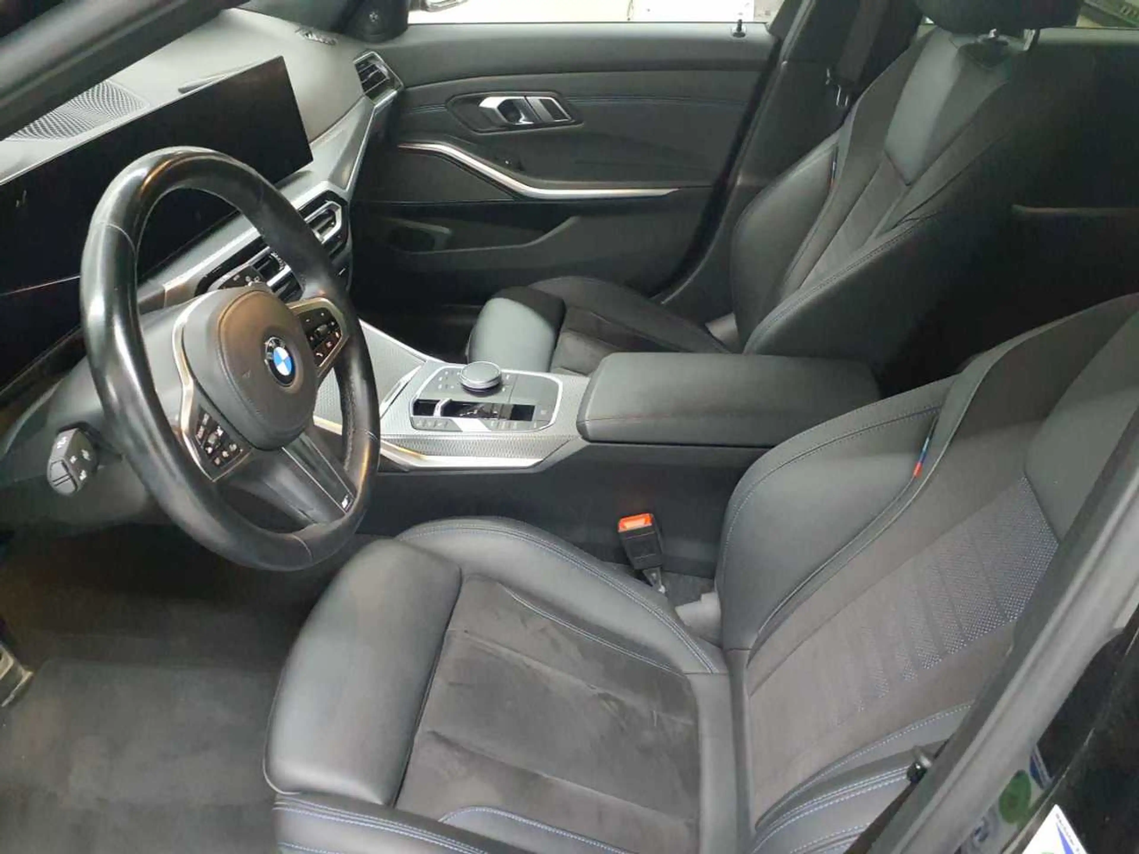 BMW 320 320d Touring Aut. M Sport AHK HuD Navi — photo 7