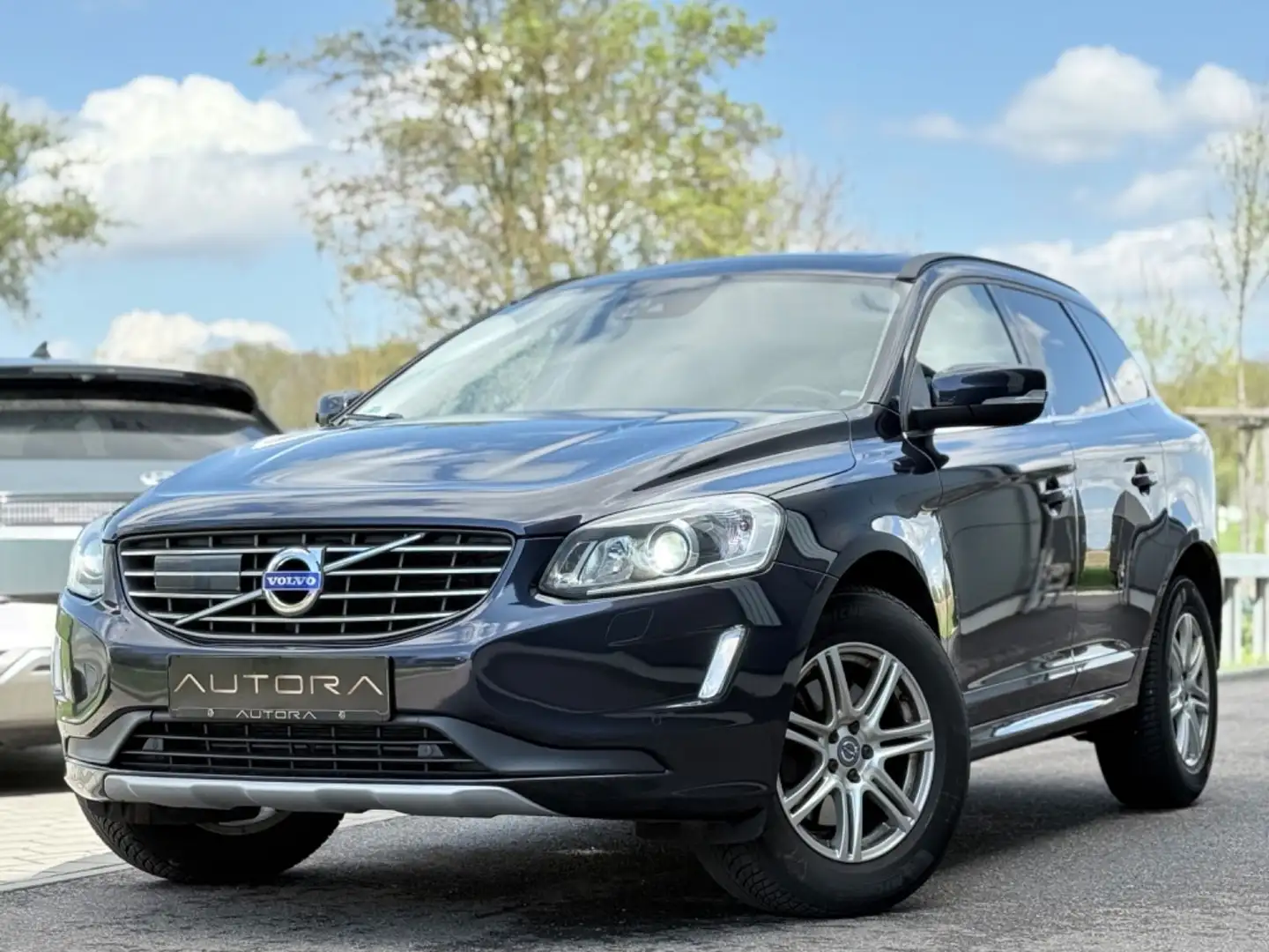 Volvo XC60 D5 Momentum AWD |BLIS| Bleu - 1