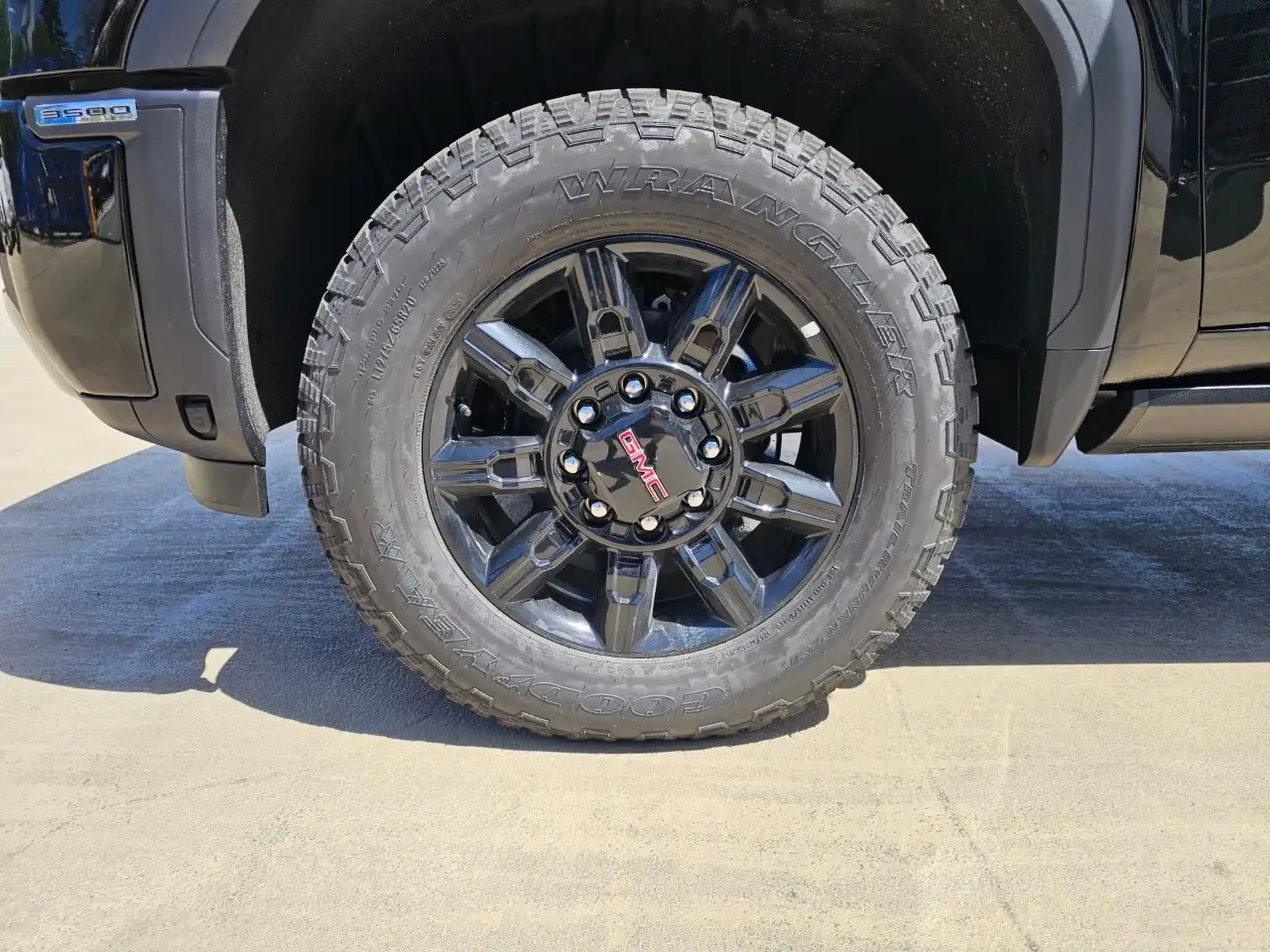 GMC Sierra 3500HD снимка GMC Sierra 3500HD