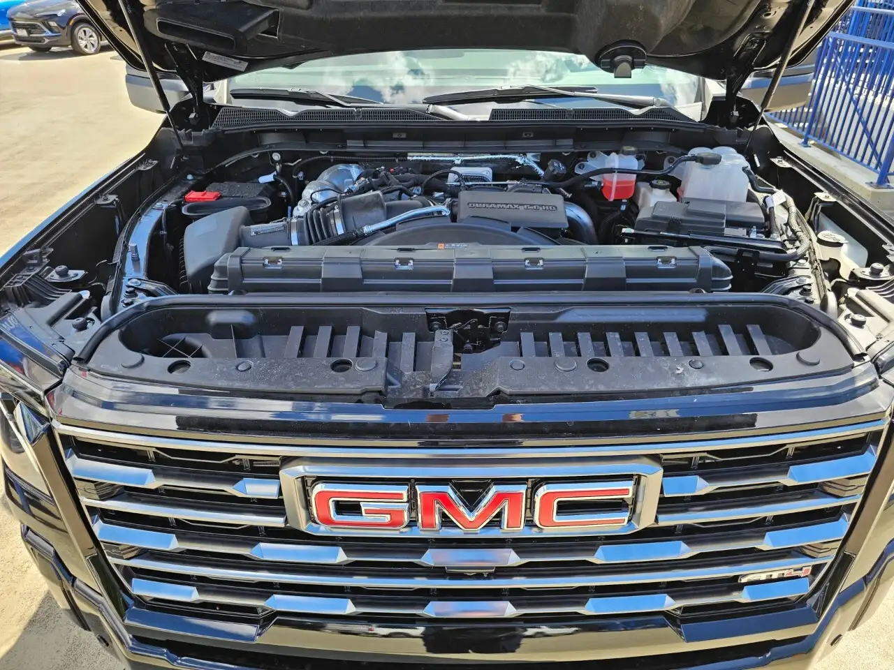 GMC Sierra 3500HD снимка GMC Sierra 3500HD