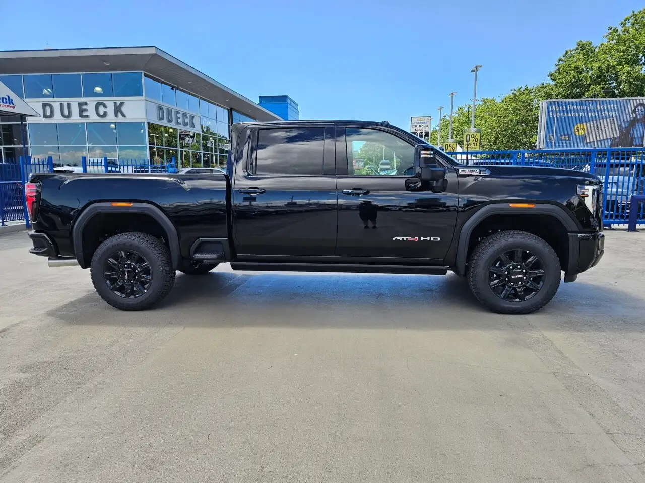 GMC Sierra 3500HD снимка GMC Sierra 3500HD