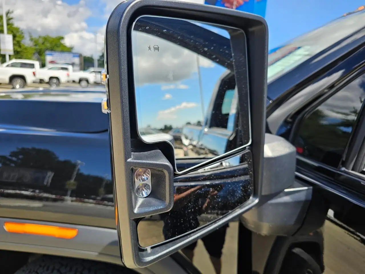 GMC Sierra 3500HD снимка GMC Sierra 3500HD