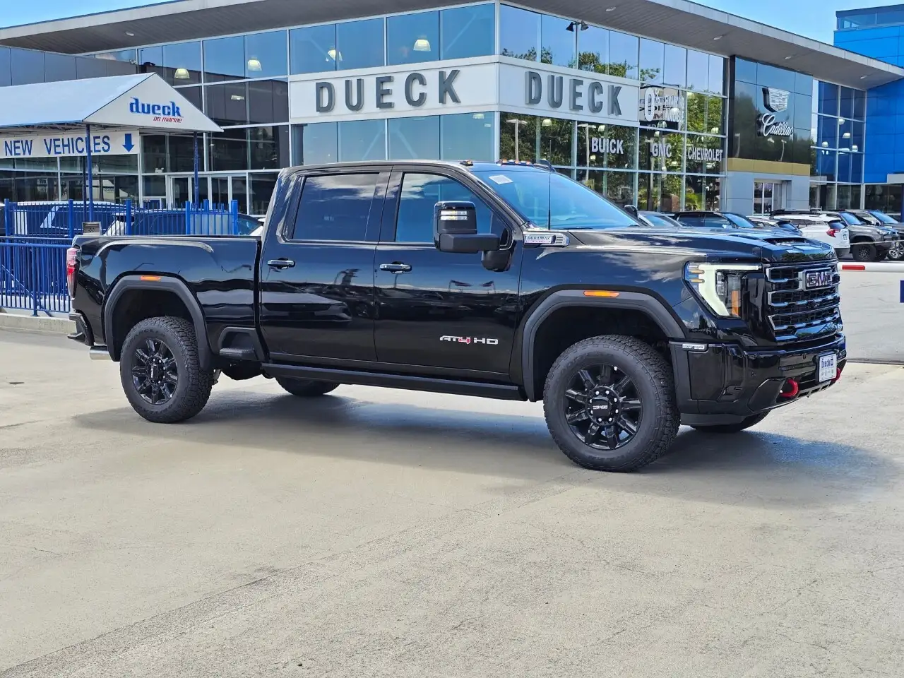 GMC Sierra 3500HD снимка GMC Sierra 3500HD