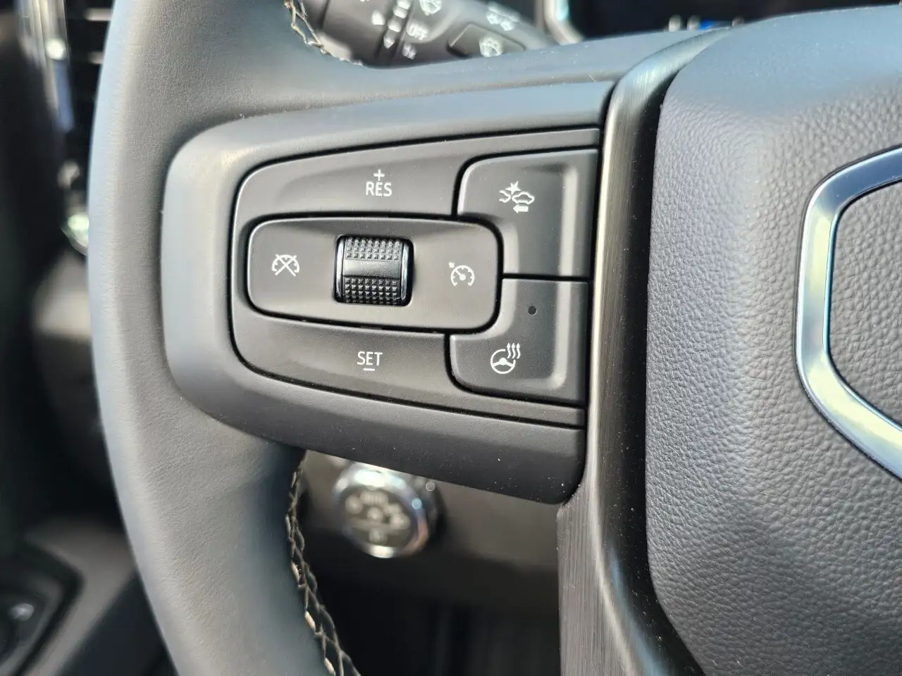 GMC Sierra 3500HD снимка GMC Sierra 3500HD