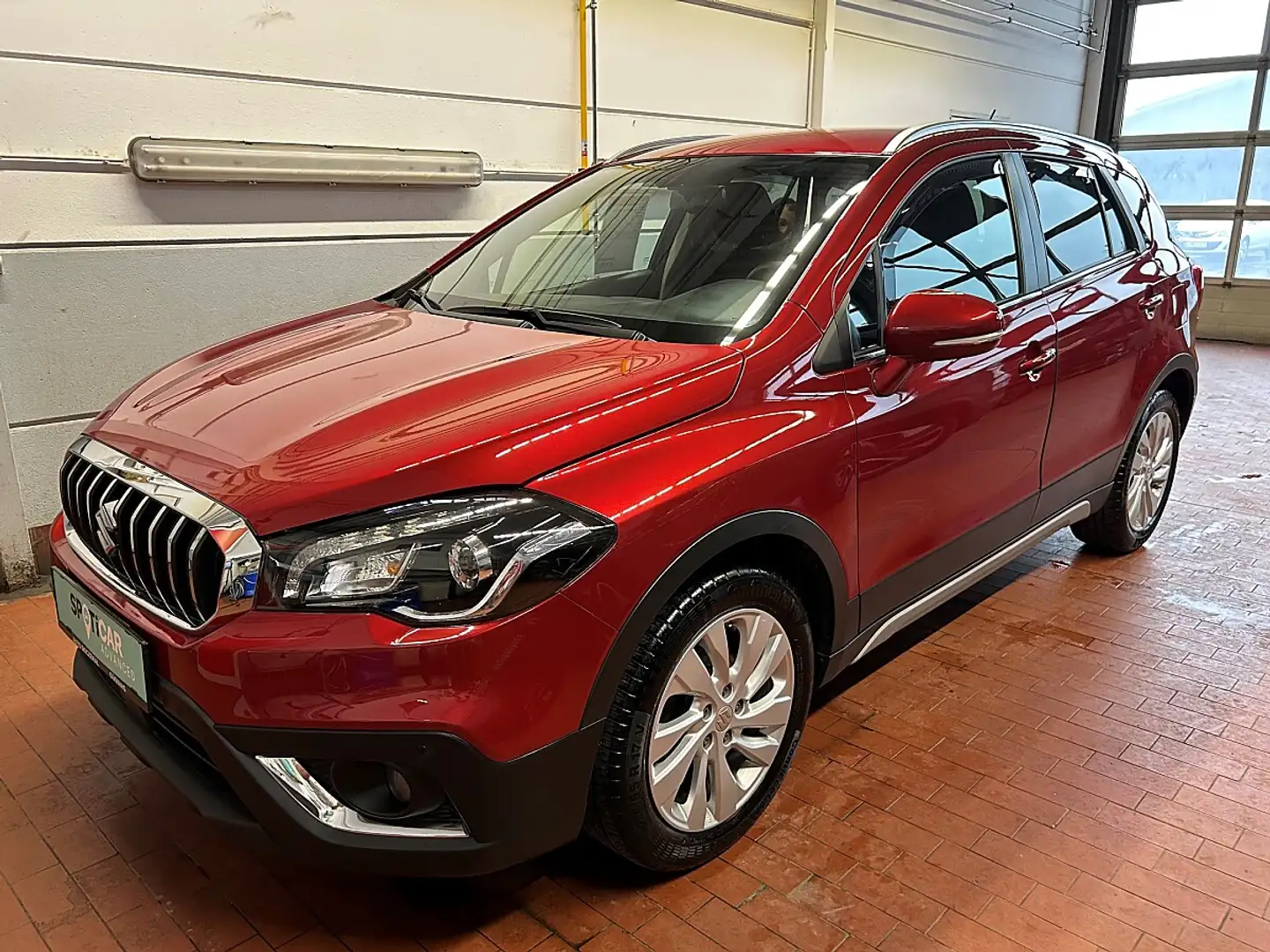 Suzuki SX4 S-Cross 1,4 DITC ALLGRIP shine Automatik Rot - 1