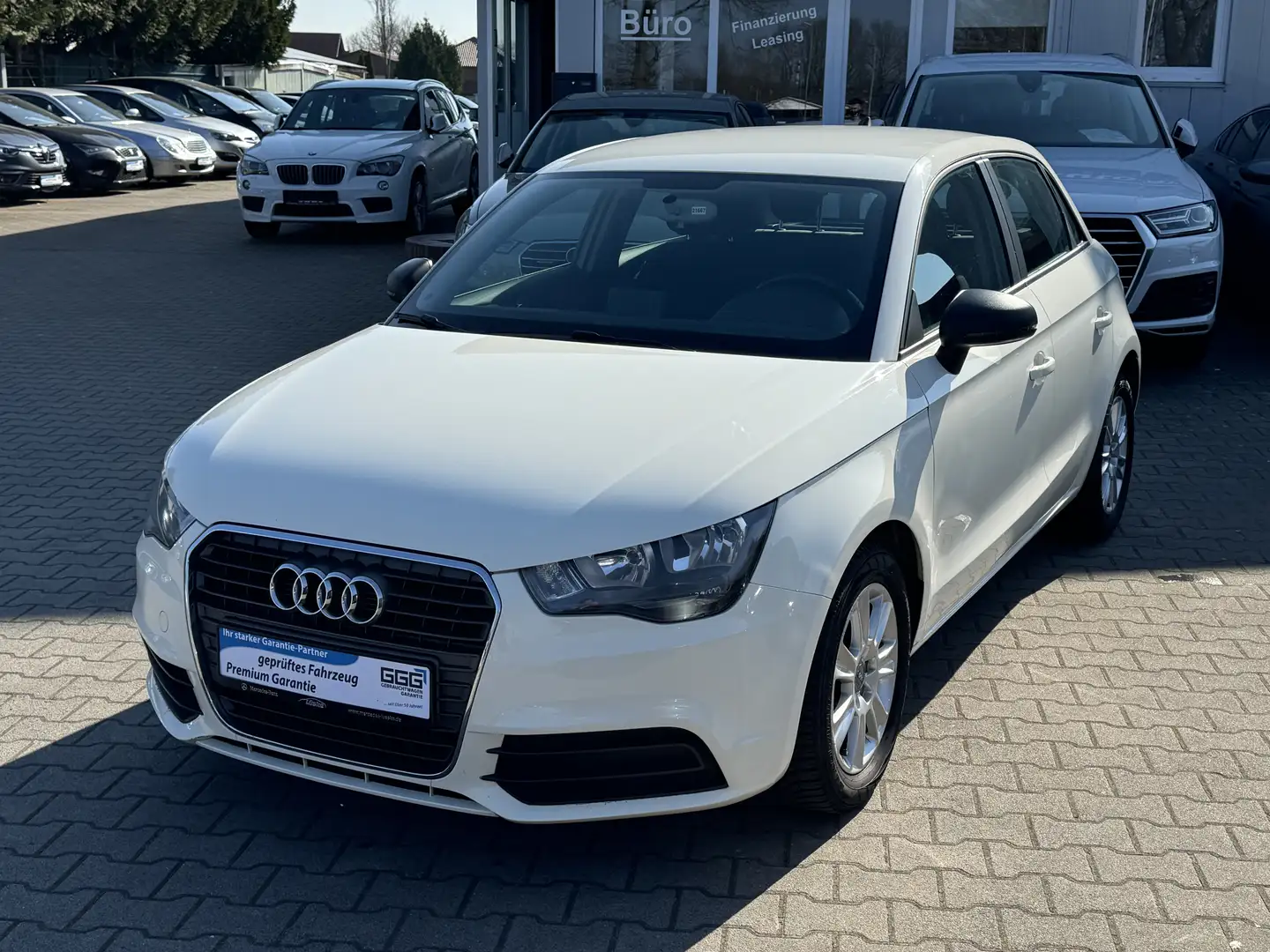 Audi A1 Sportback "Attraction" Weiß - 1