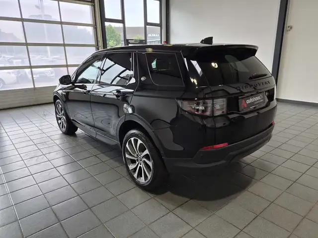 Land Rover Discovery Sport view 4