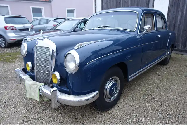 Mercedes-Benz 220 main image