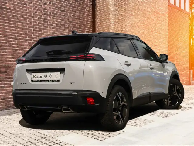Peugeot 2008 view 4