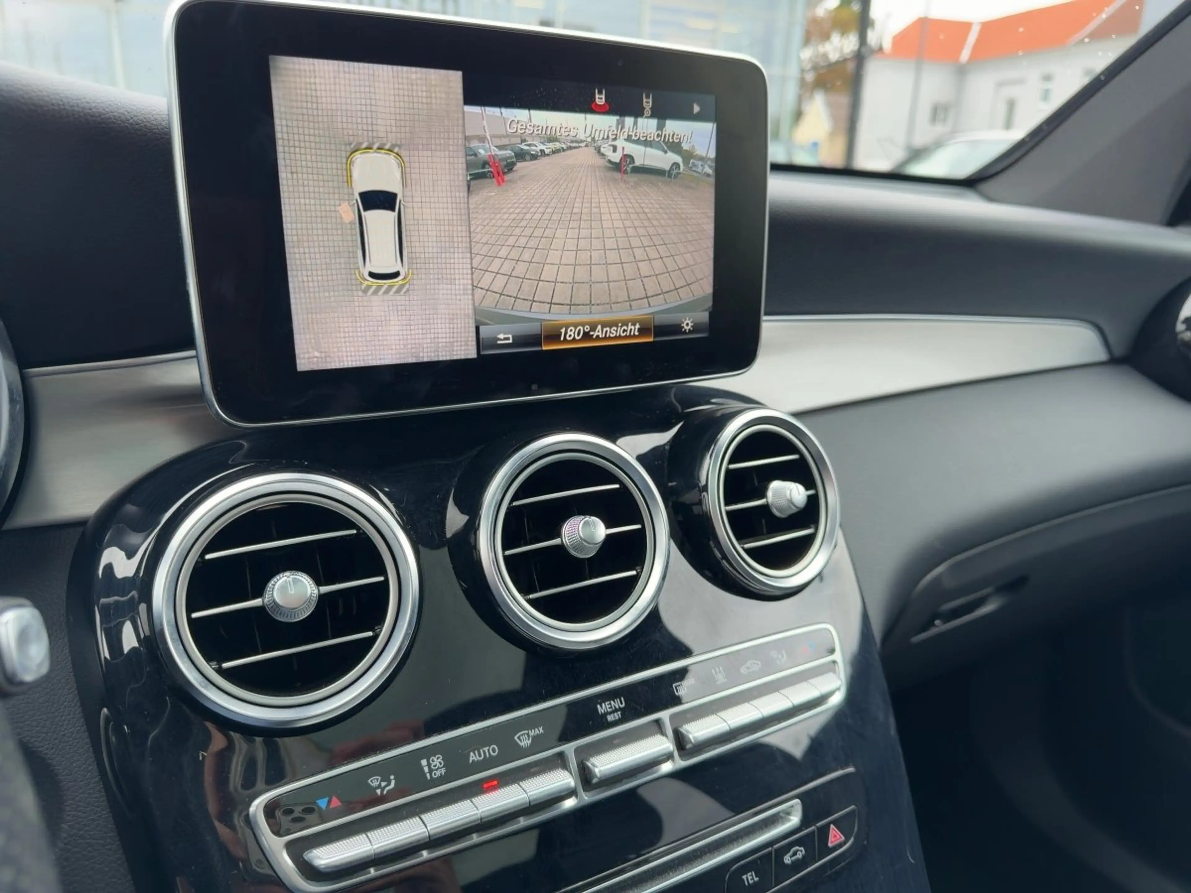 Mercedes-Benz GLC 220 d 4MATIC AMG-Line — photo 11