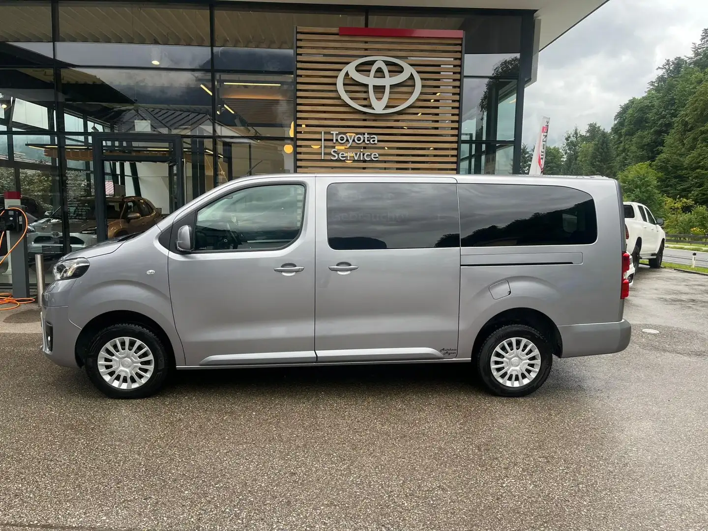 Toyota Proace Verso 2,0 D-4D 145 Lang Allrad Shuttle Silber - 1