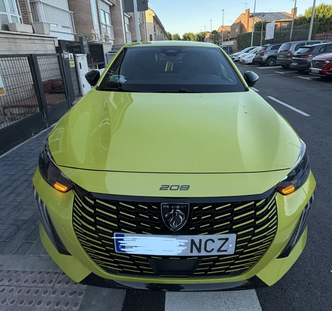 Peugeot 208 1.2 Hybrid GT e-DCS6 145 - 1