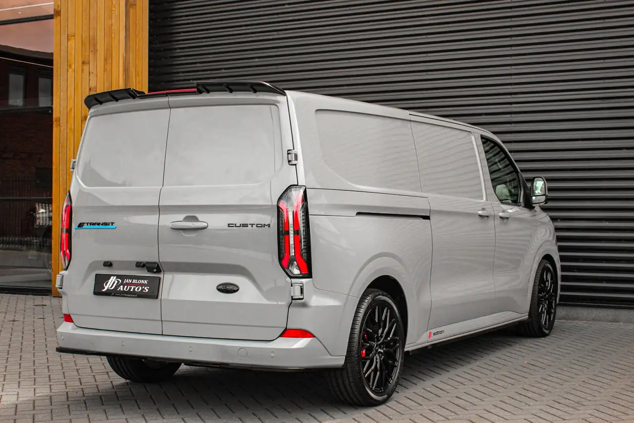Ford E-Transit 2026 — фото 10