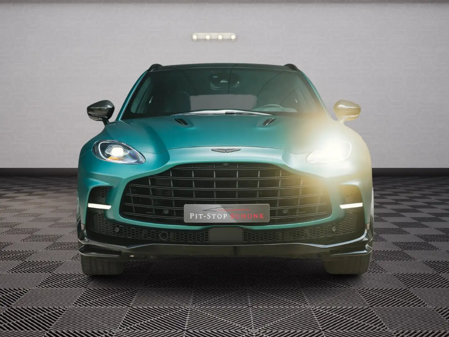Aston Martin DBX 4.0 V8 707 Groen - 2