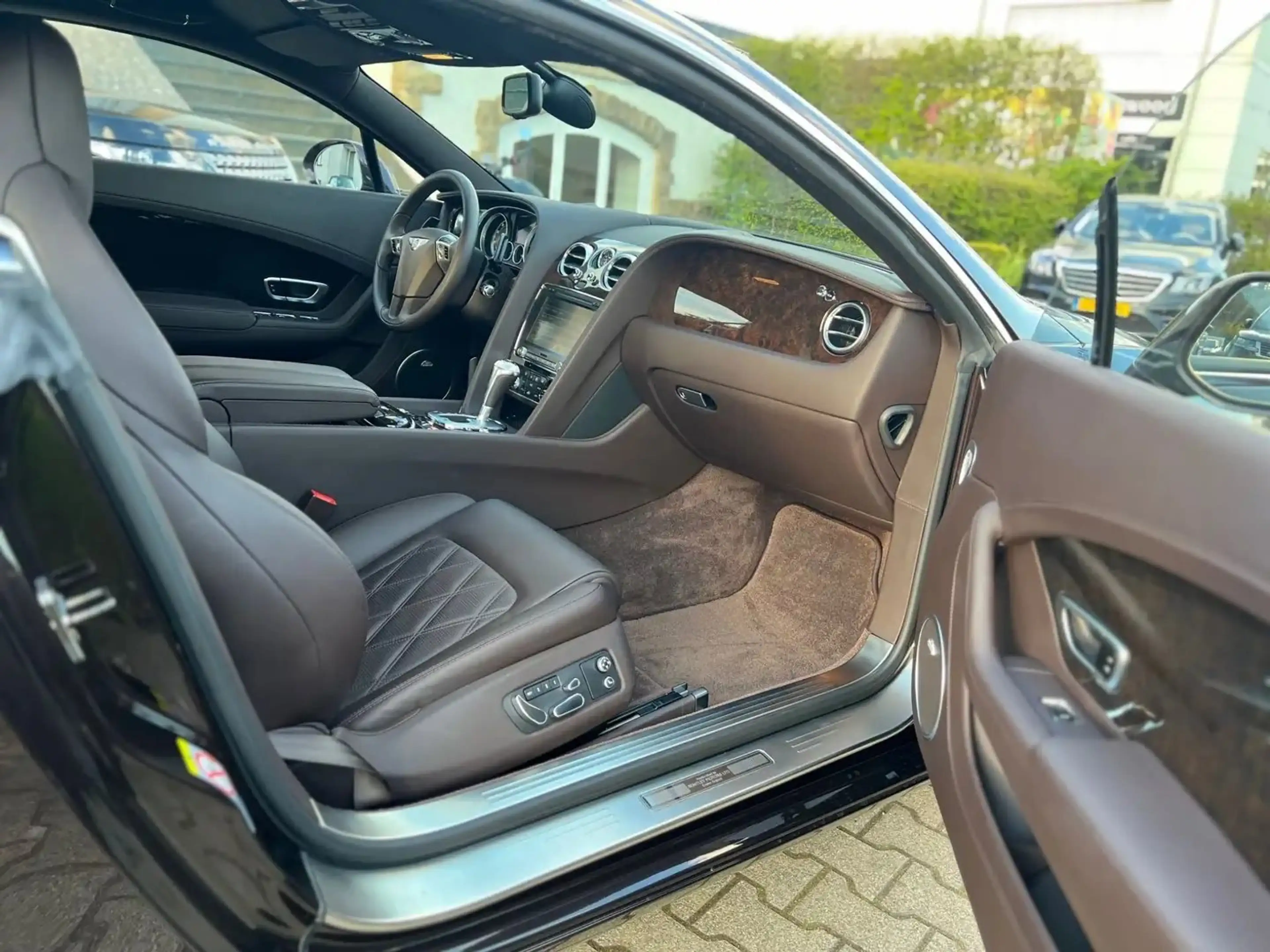 Bentley Continental GT W12 Massage Sport Pack — photo 12