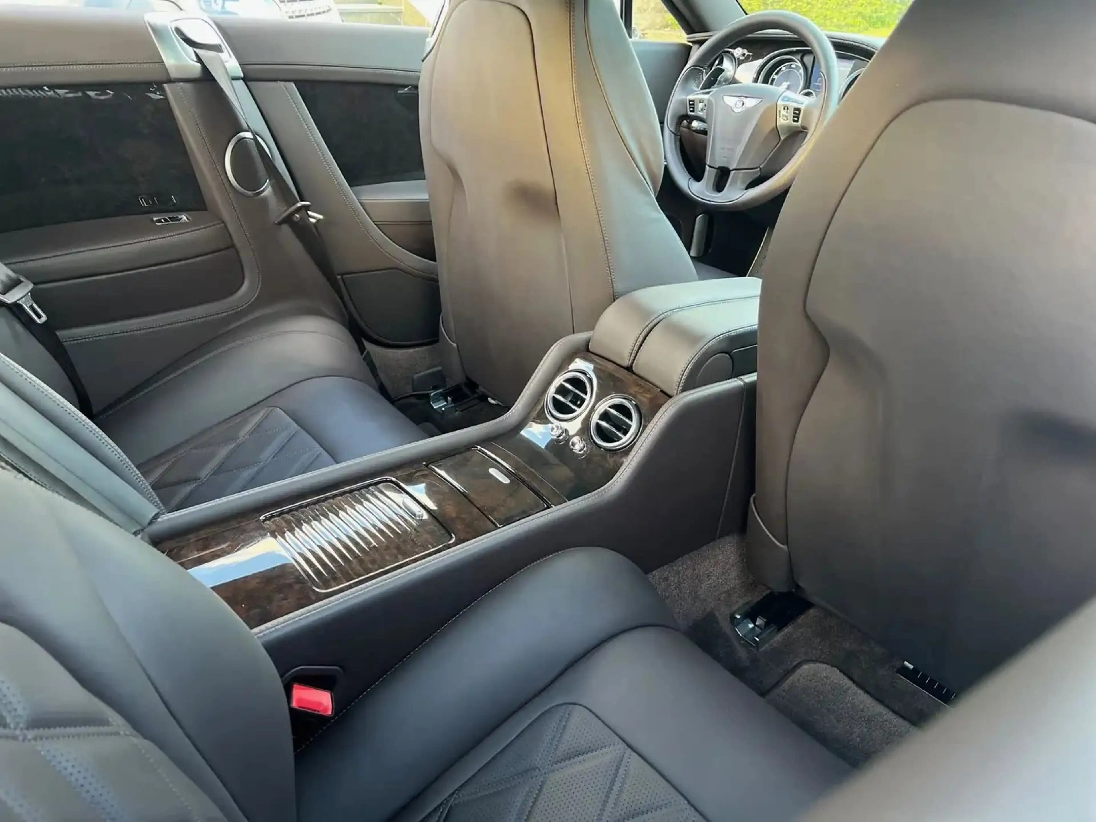 Bentley Continental GT W12 Massage Sport Pack — photo 11