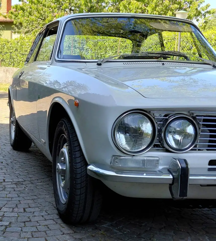 Alfa Romeo GT 2000, foto 2