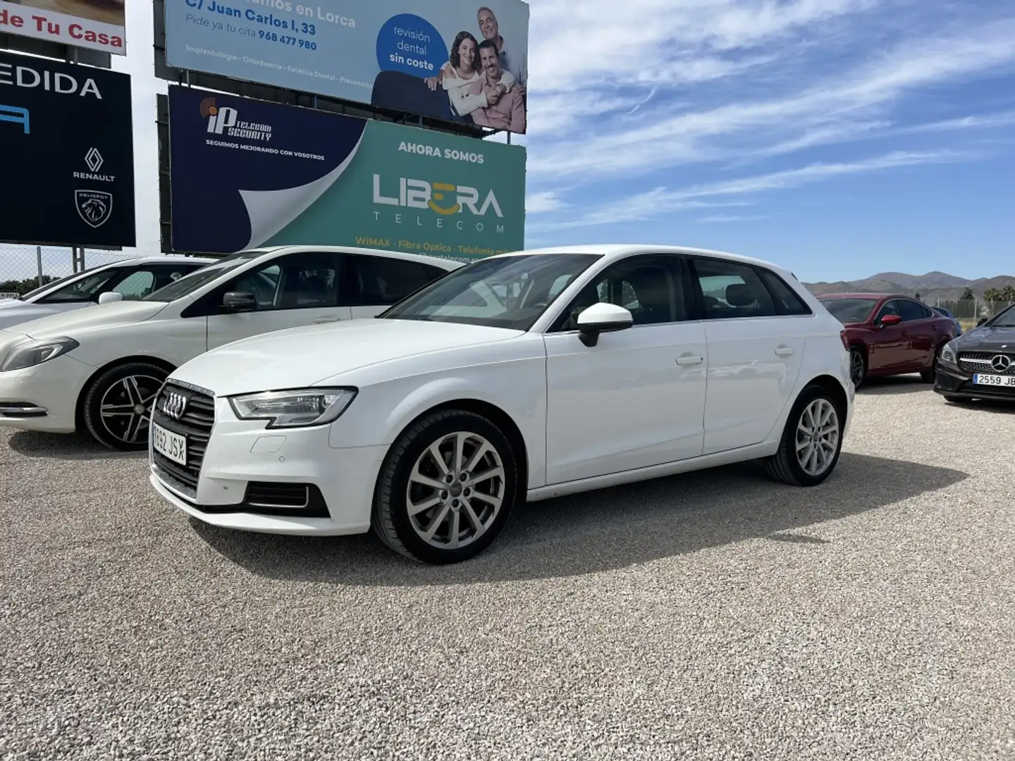 Audi A3 1.6TDI S Line Edition 81kW Blanc - 1