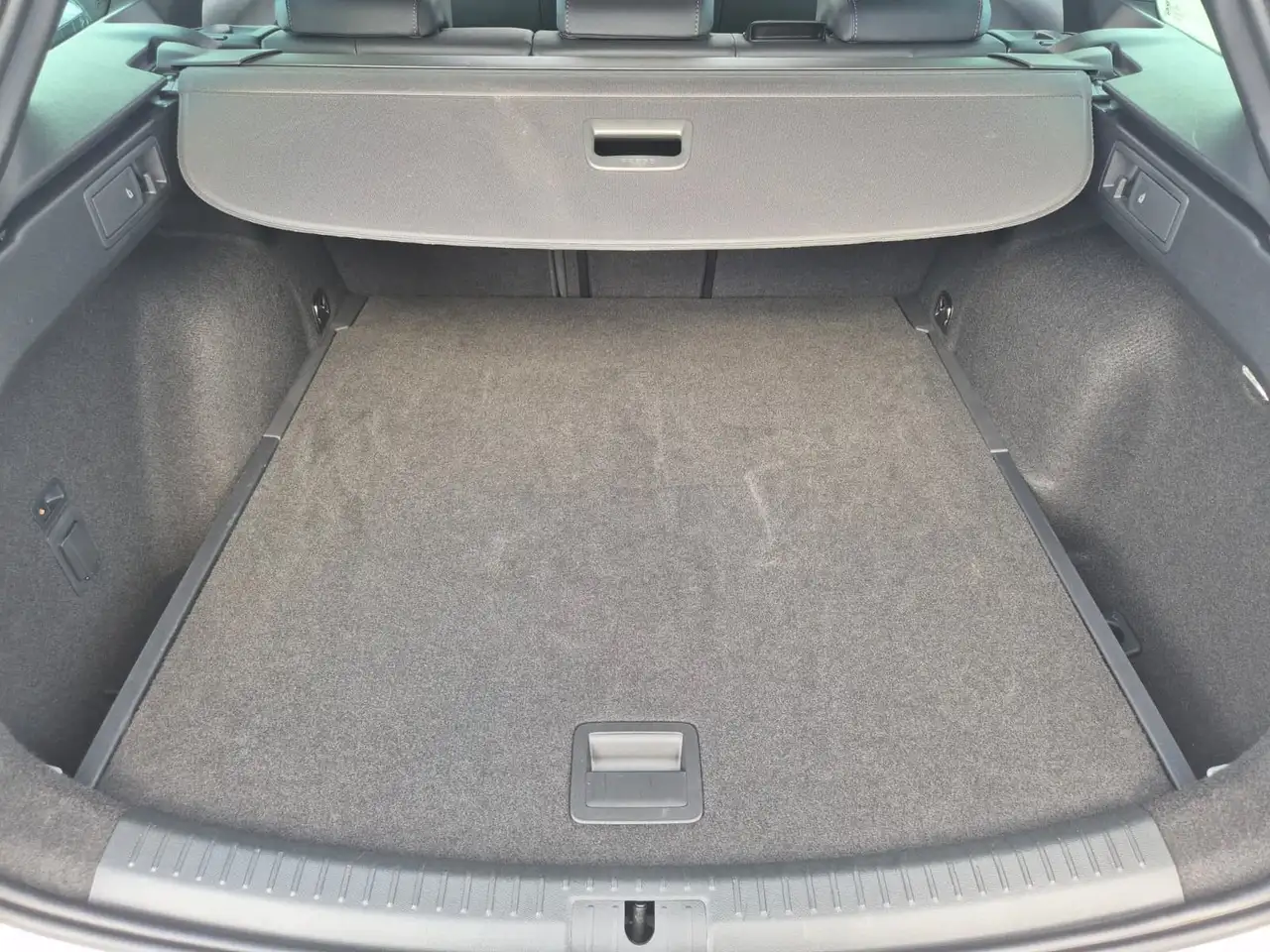 Cupra Leon 1.5 eTSI PANO*DCC*MATRIX*DINAMICA*AHK*5JG., миниатюра 15