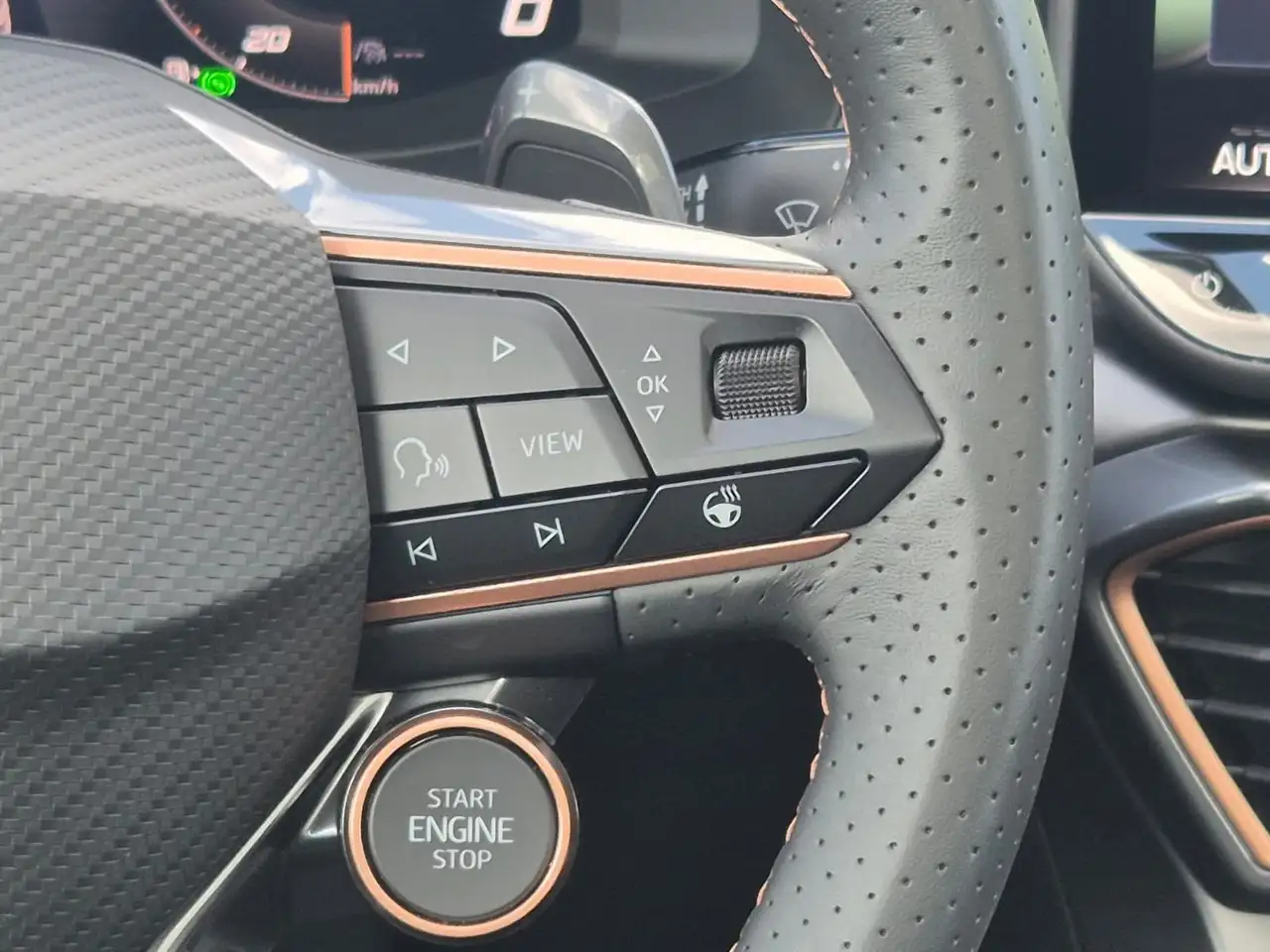 Cupra Leon 1.5 eTSI PANO*DCC*MATRIX*DINAMICA*AHK*5JG., миниатюра 24