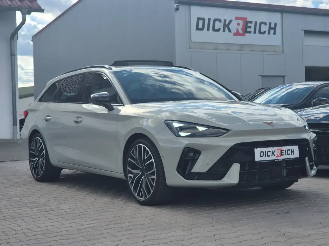 Cupra Leon 1.5 eTSI PANO*DCC*MATRIX*DINAMICA*AHK*5JG., миниатюра 2