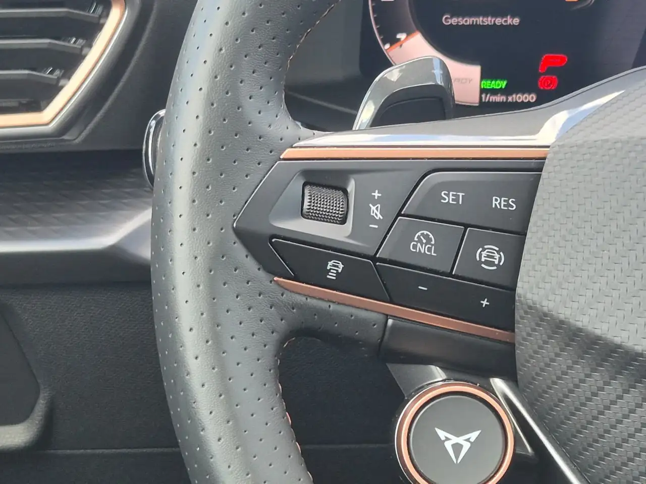 Cupra Leon 1.5 eTSI PANO*DCC*MATRIX*DINAMICA*AHK*5JG., миниатюра 23