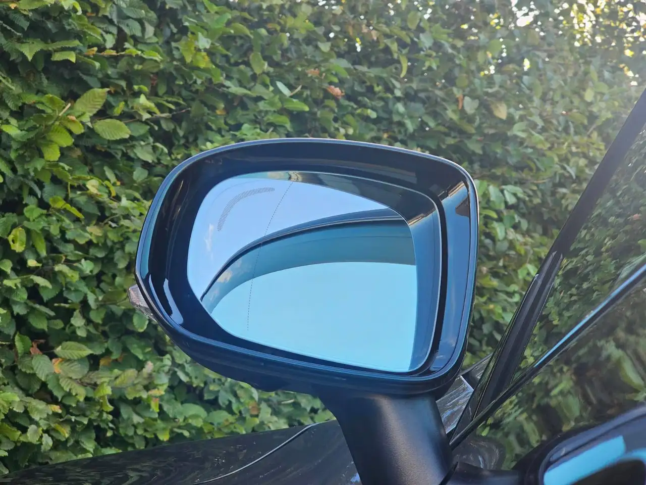 Volvo XC60 Plug in hybrid R design Black pack 360 CAMERA PANO MEMORY STUUR ZETELVERWARMING, миниатюра 11