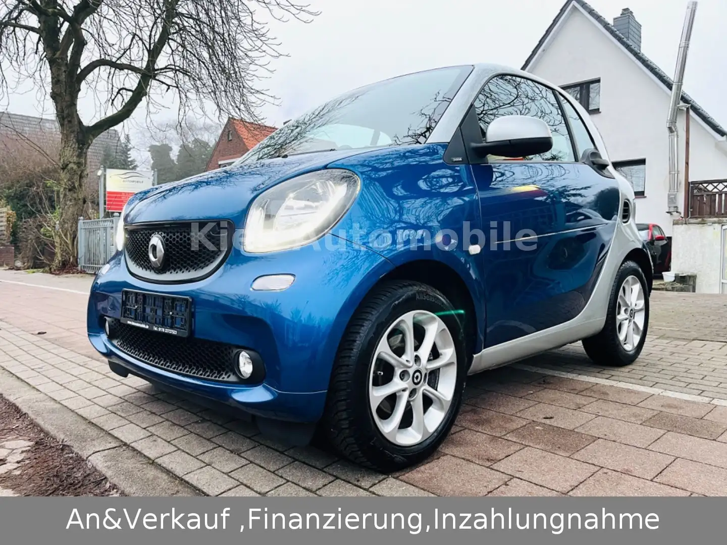 smart forTwo Passion 90Ps AUTOM/NAVI/PANO/SITZH/1.HAND Blau - 2