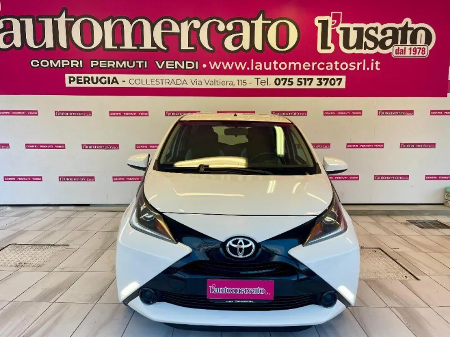 Toyota Aygo Aygo 1.0 VVT-i 69 CV 5 porte x-play Blanc - 2