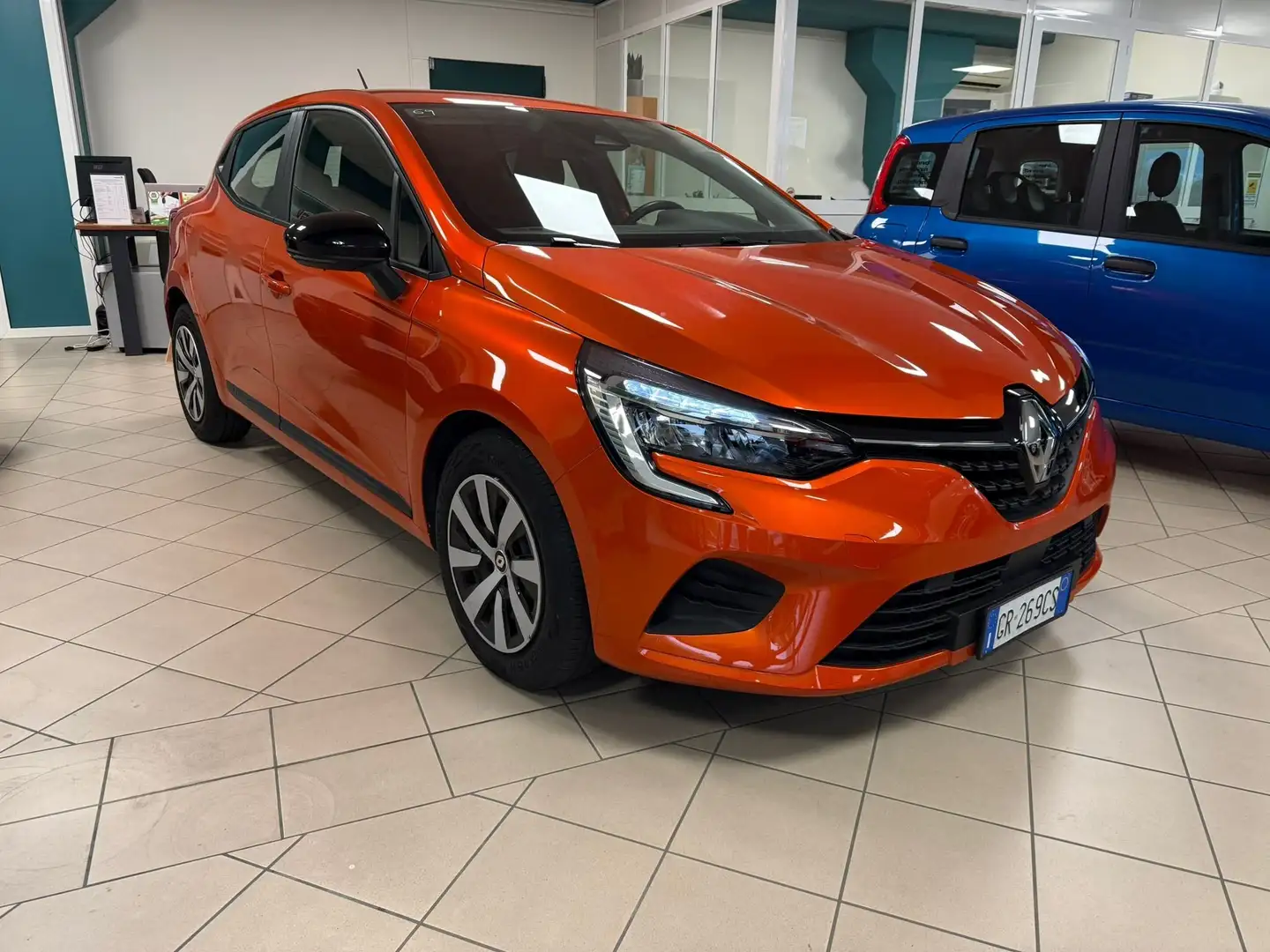 Renault Clio Clio V 2019 1.0 sce Business 65cv my21 Orange - 1