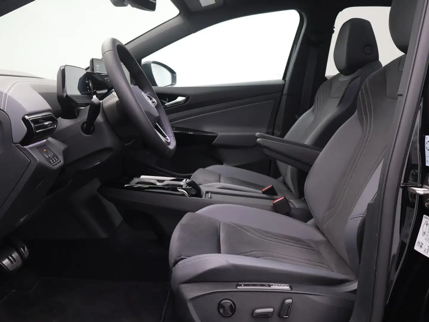Volkswagen ID.5 Pro Performance 77 kWh 204pk *PANO DAK*NAVI*BLUETO Zwart - 2