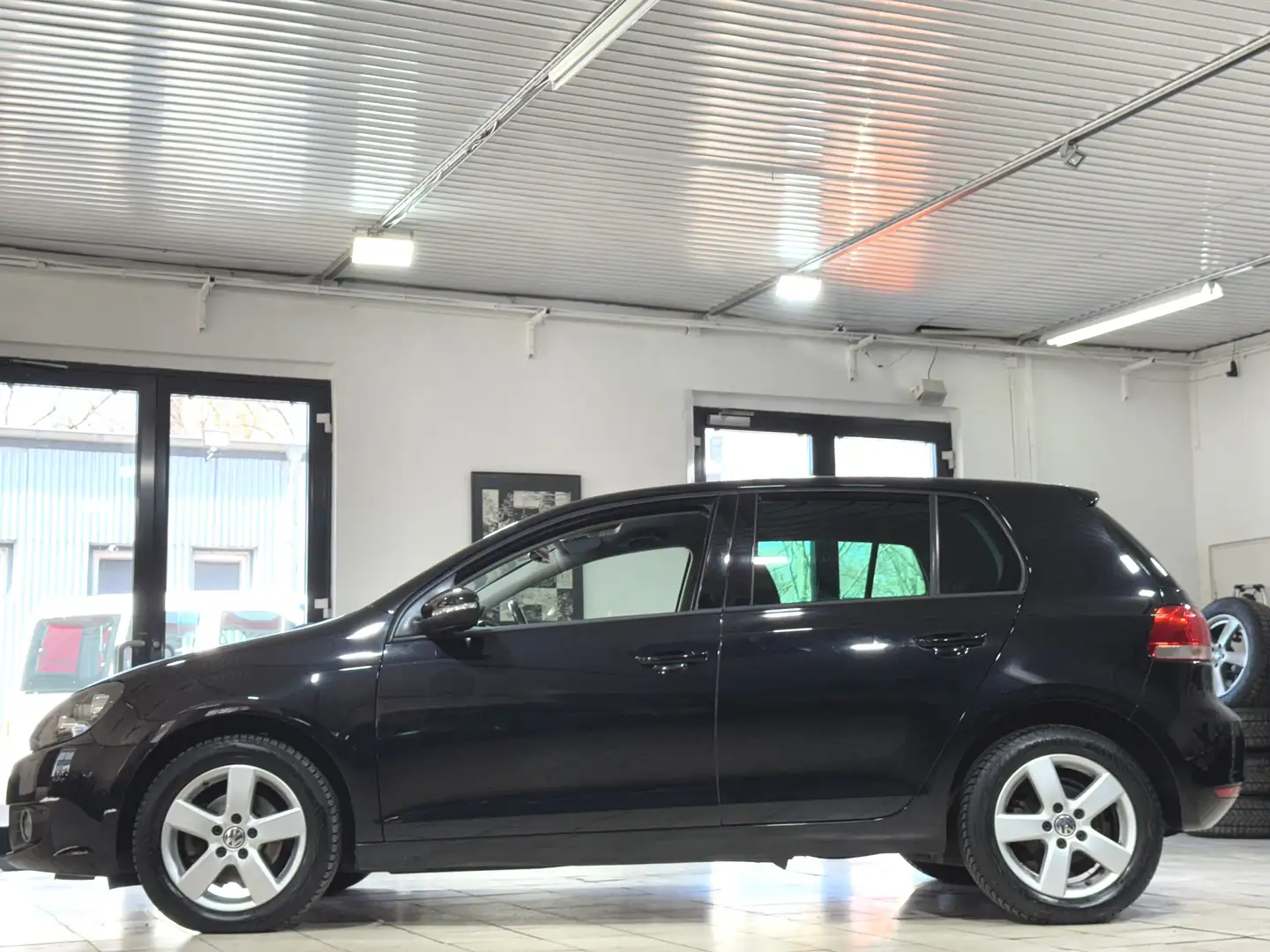 Volkswagen Golf VI 1,2*DSG*Team*SHZ*GRA*B.C*Z.V* Schwarz - 2