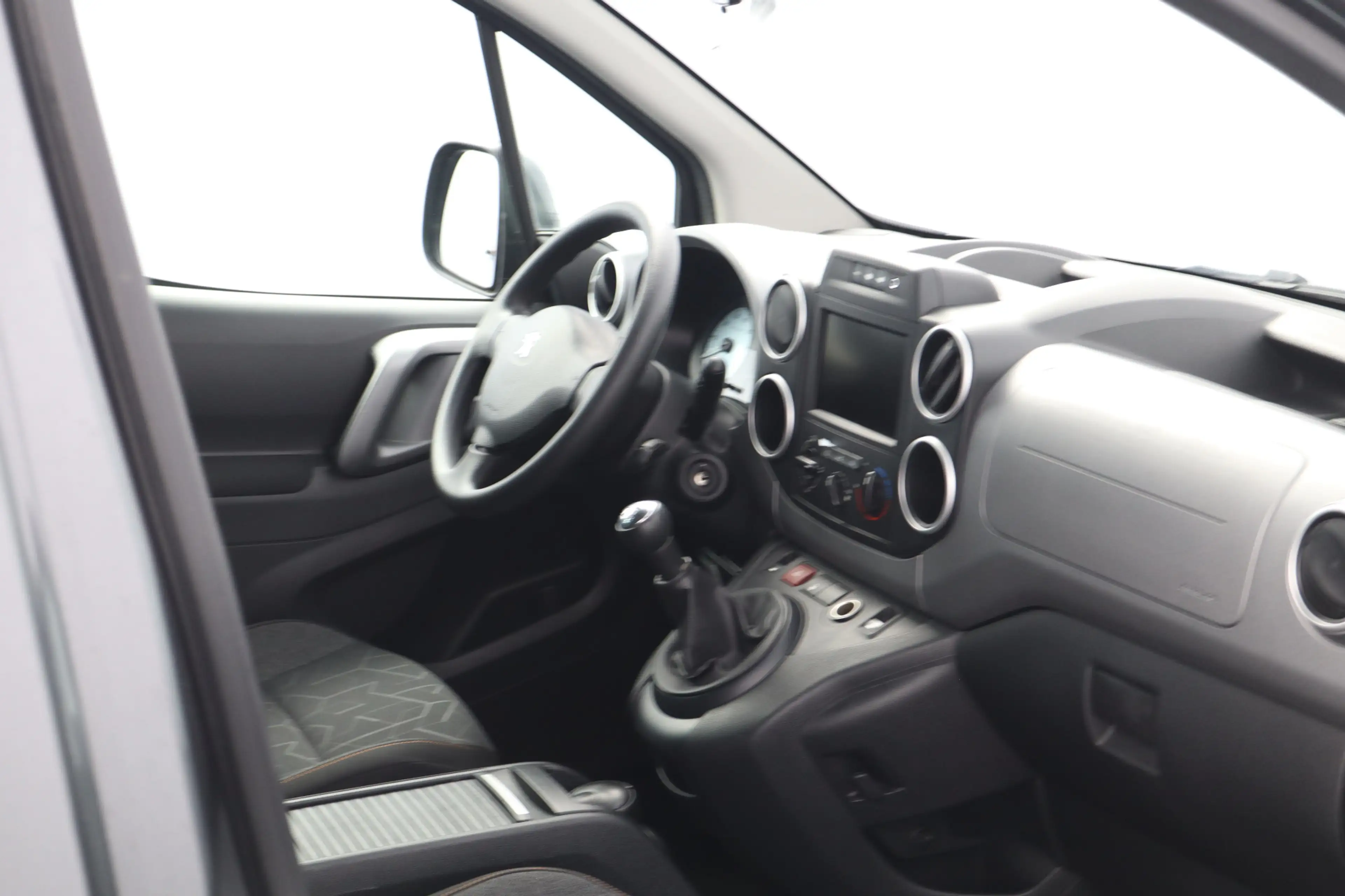Peugeot Partner Tepee 1.2 PureTech Active/ D-Riem verv: 95.000 KM! — photo 48